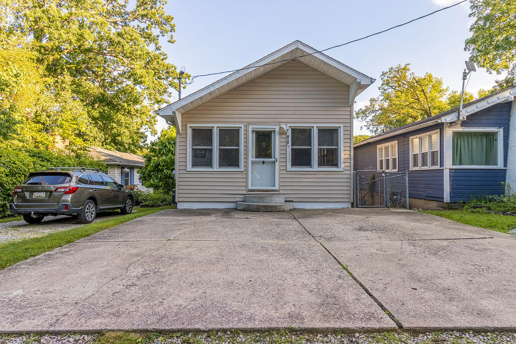 810 1/2 Woodland Terrace