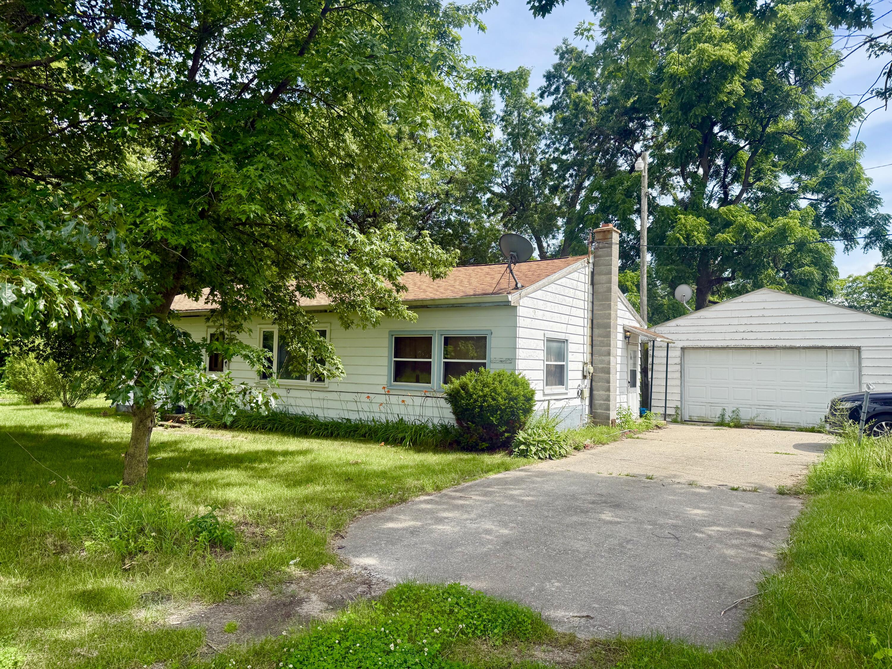 6721 E County Road 800 Property Photo 1