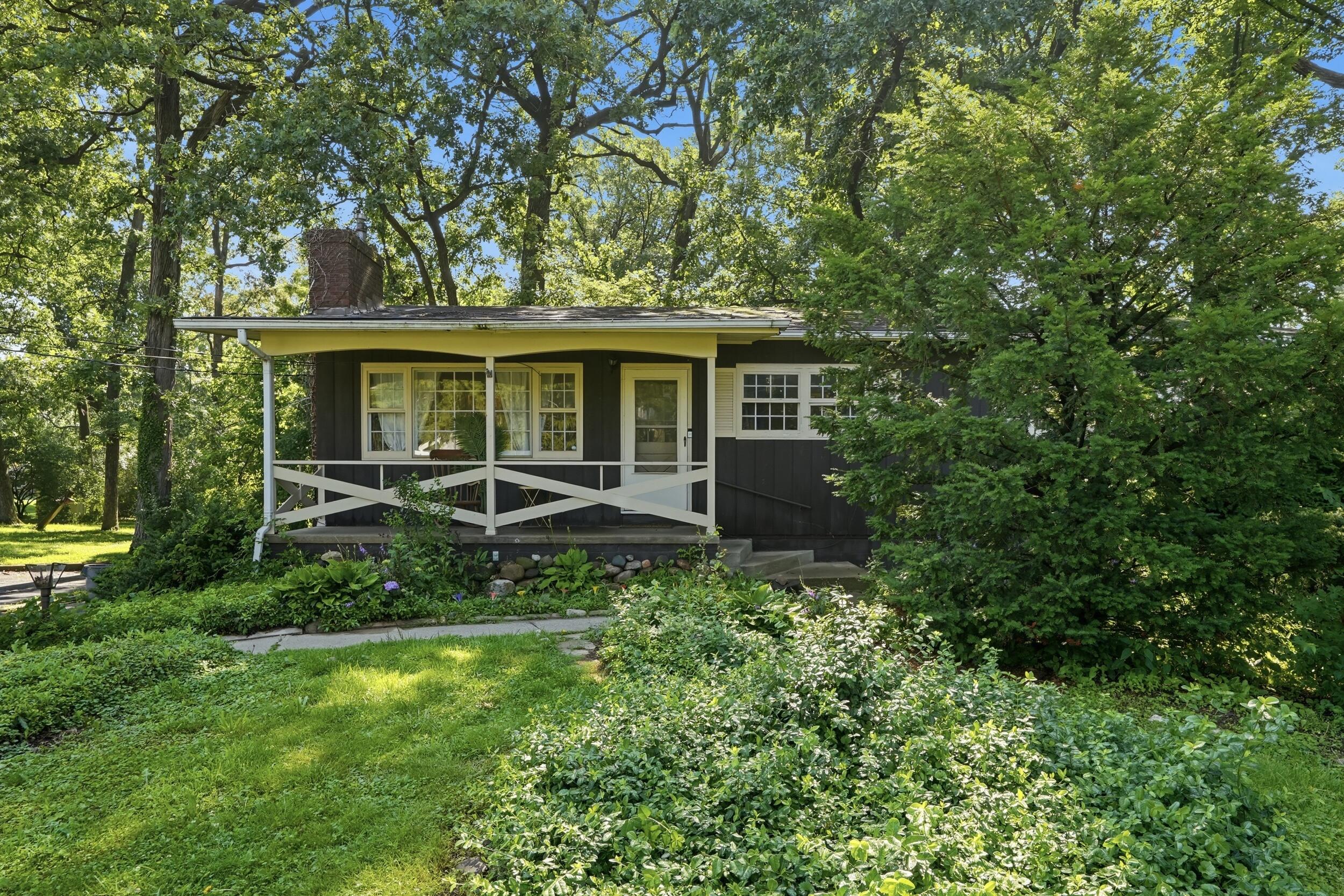 2835 Hart Street Property Photo 1