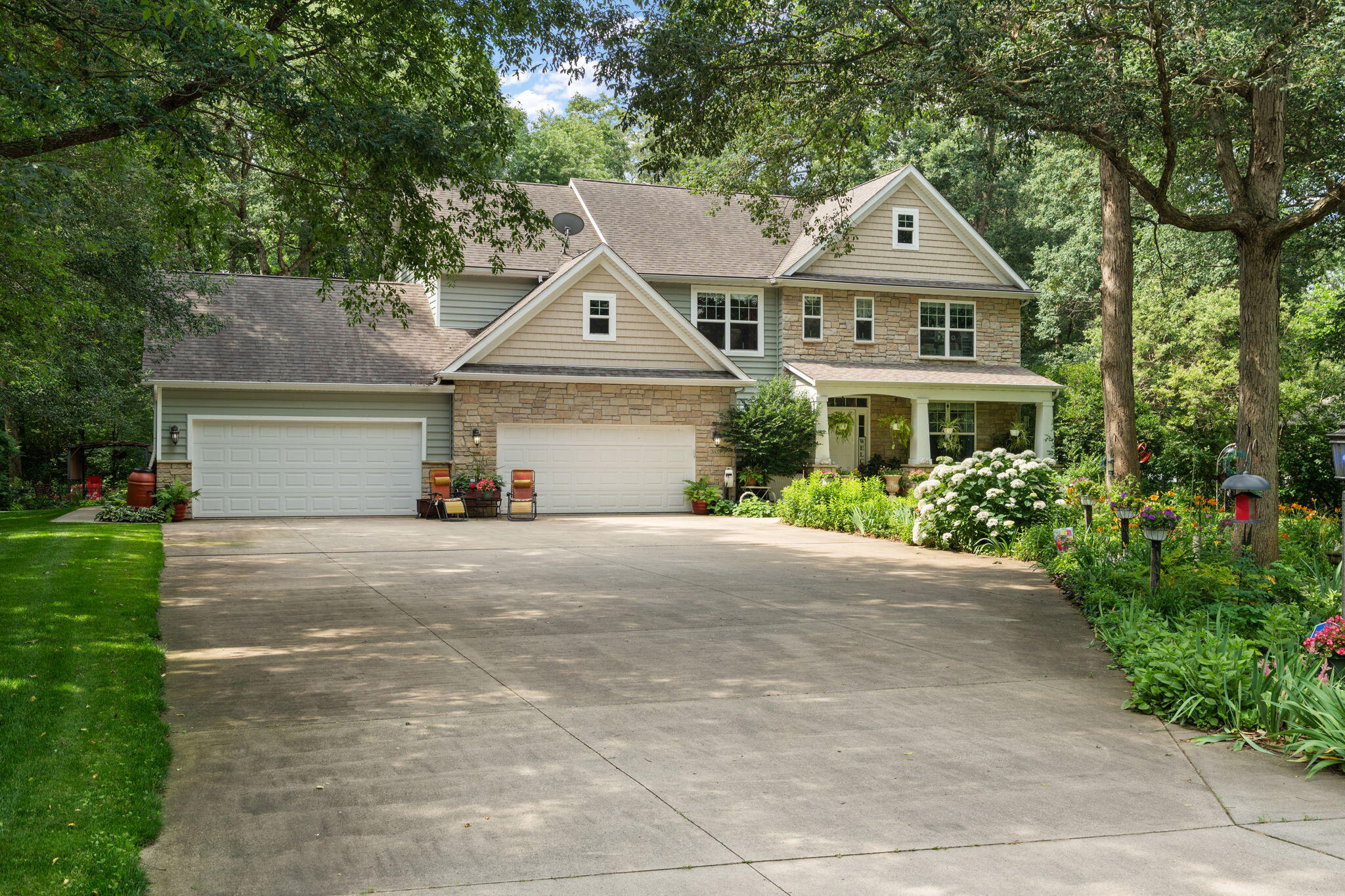 3933 Timberland Drive