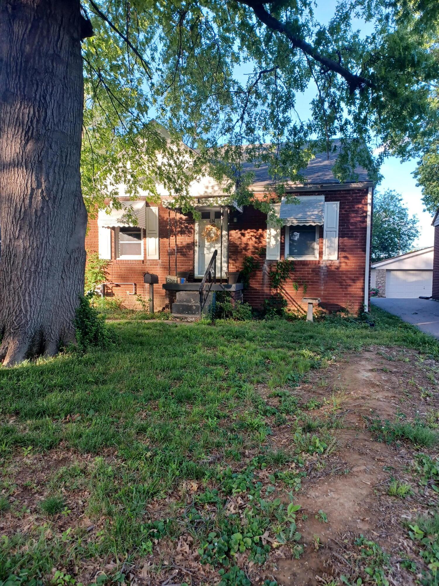 634 N Marshall Avenue