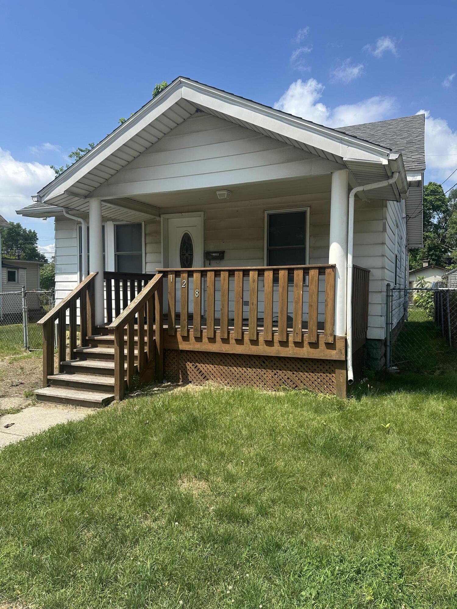 128 Grace Street