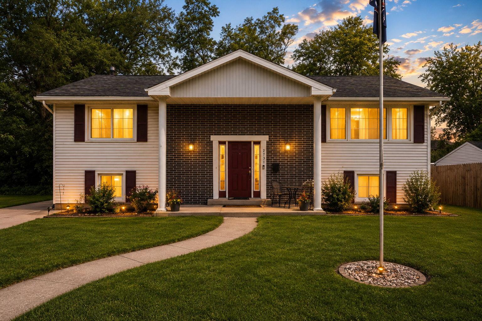 2731 40th Place Property Photo 1
