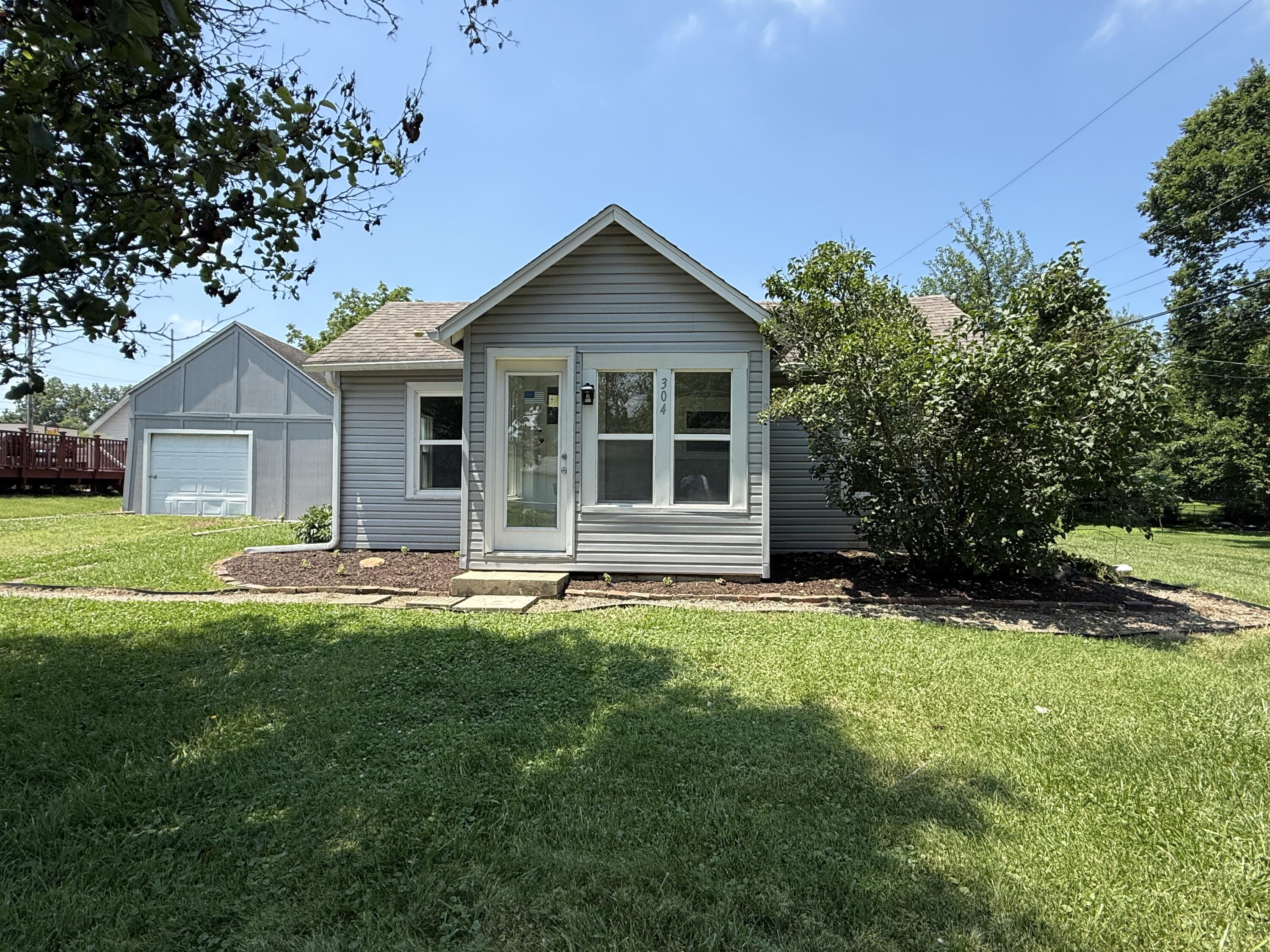304 N Lincoln Street Property Photo 1