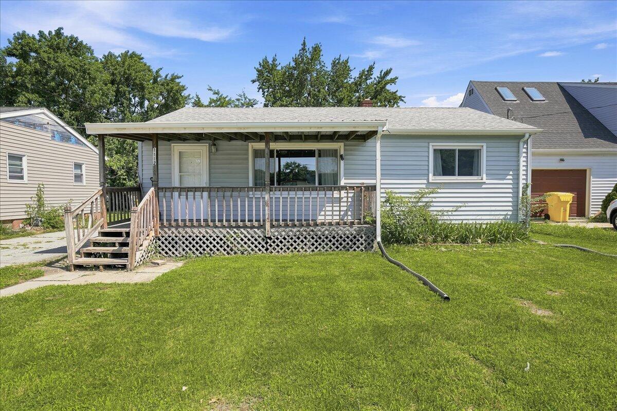 1112 E 39th Place Property Photo 1