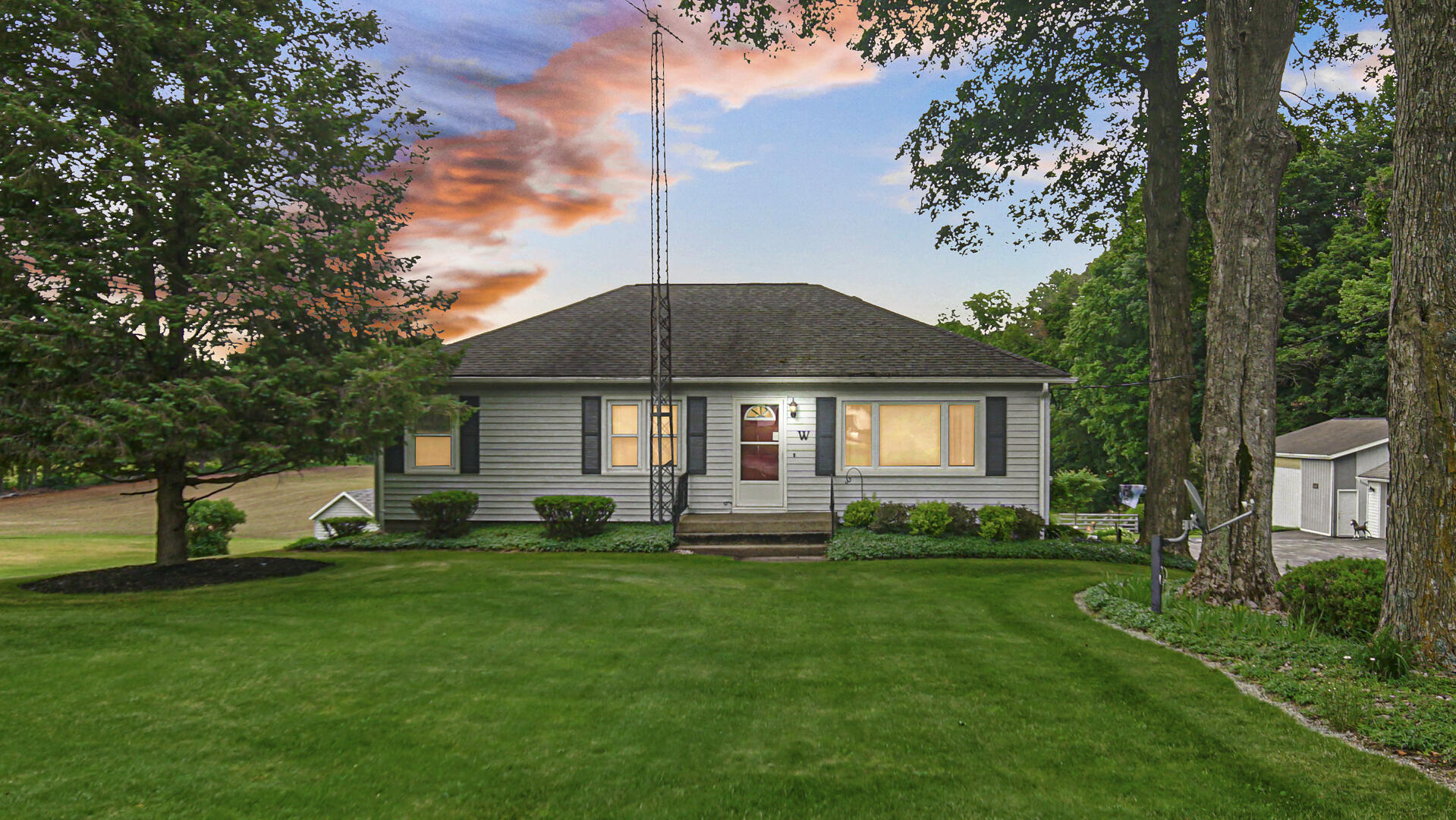 5567 N 350 Property Photo 1