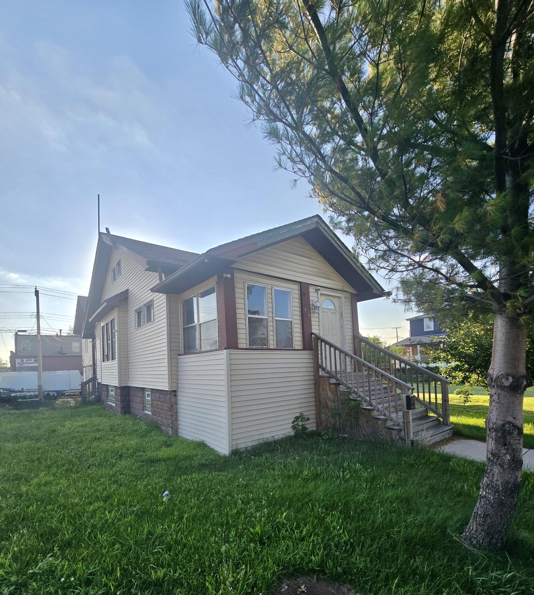 4648 Torrence Avenue Property Photo 1