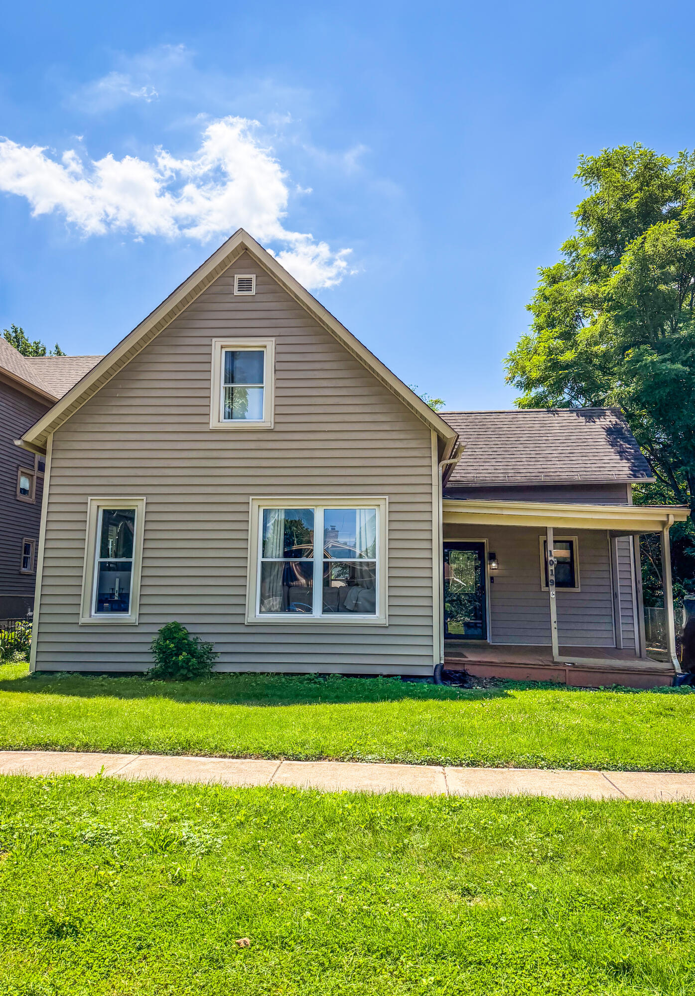1019 Devonshire Street Property Photo 1