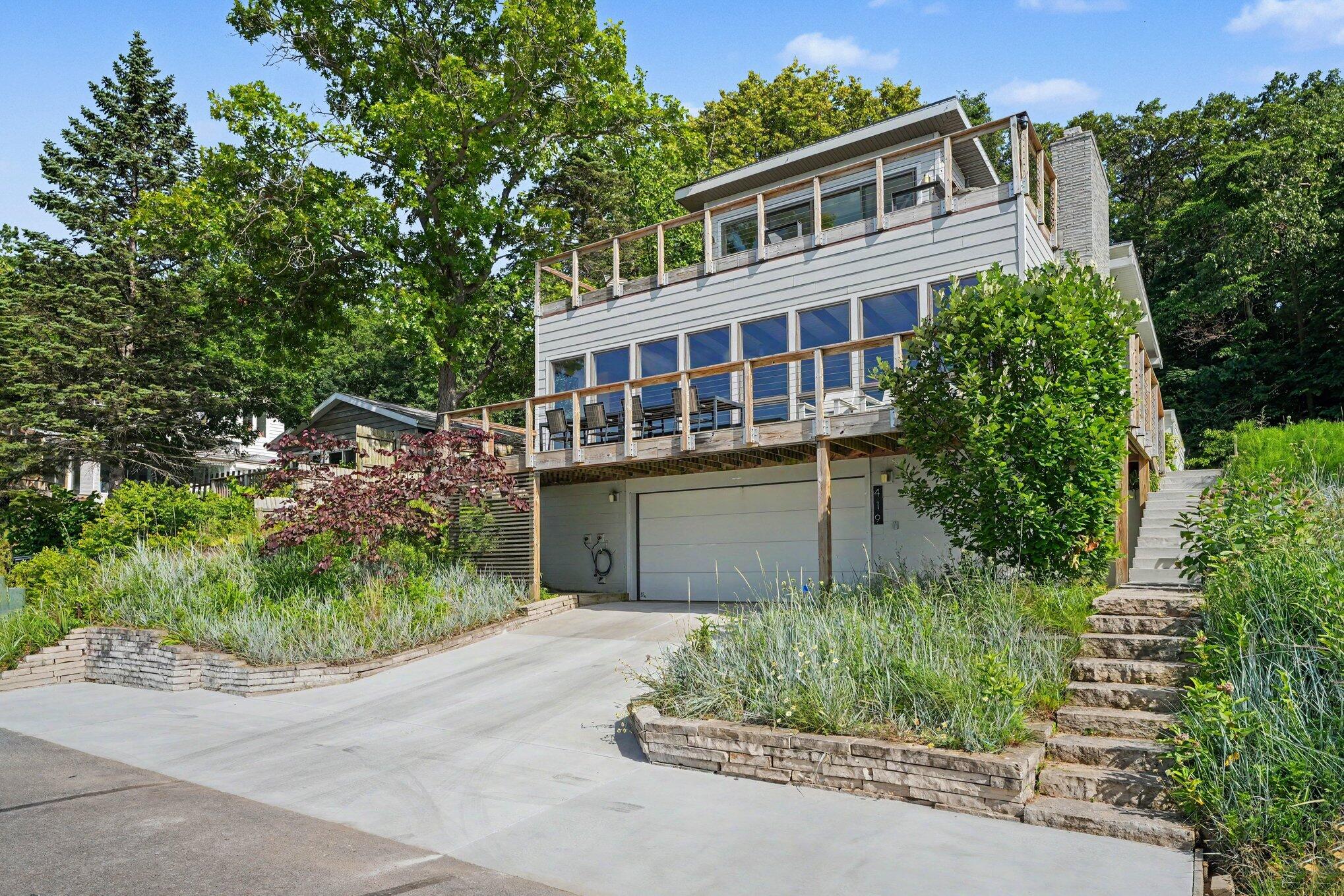 419 E Lake Front Drive