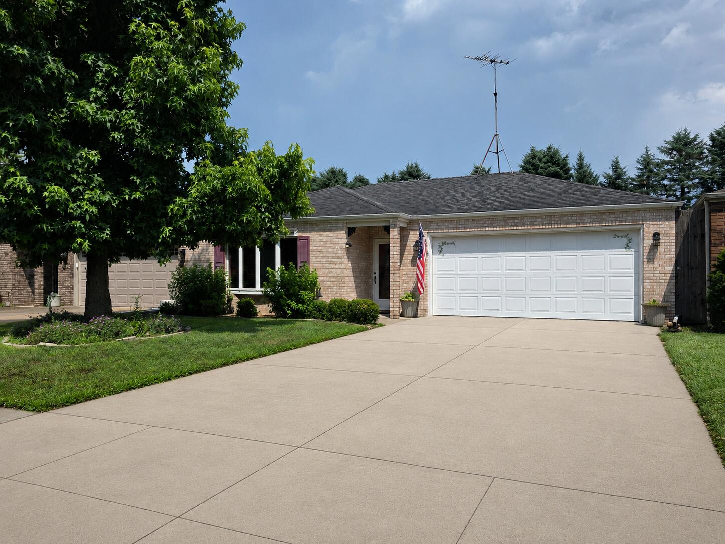1629 Almond Street Property Photo 1