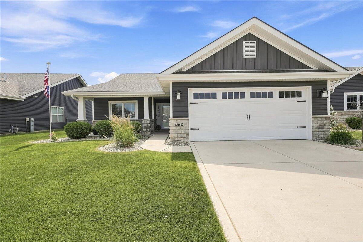 13947 Breakwater Lane Property Photo 1