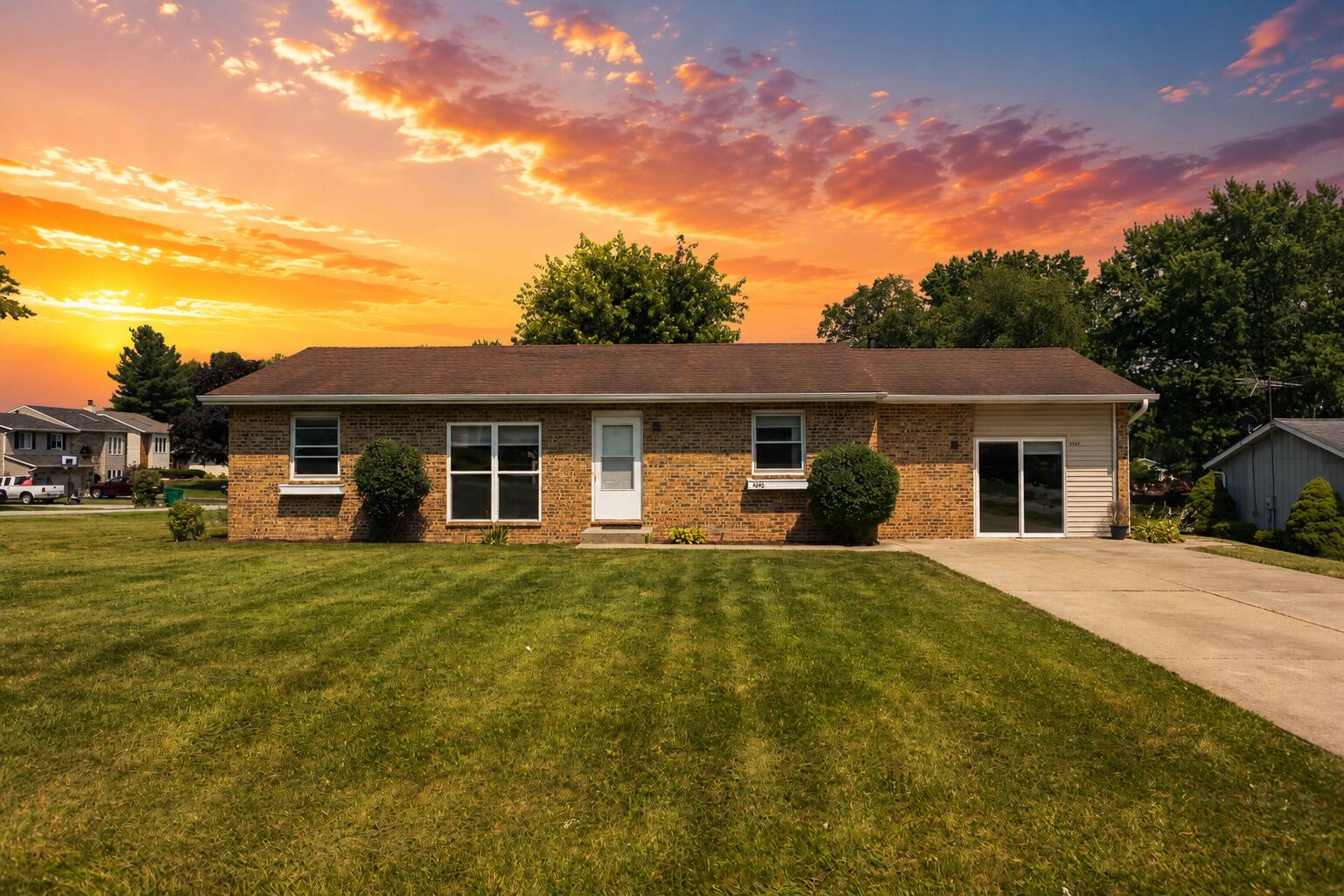 4040 Kingsway Drive Property Photo 1