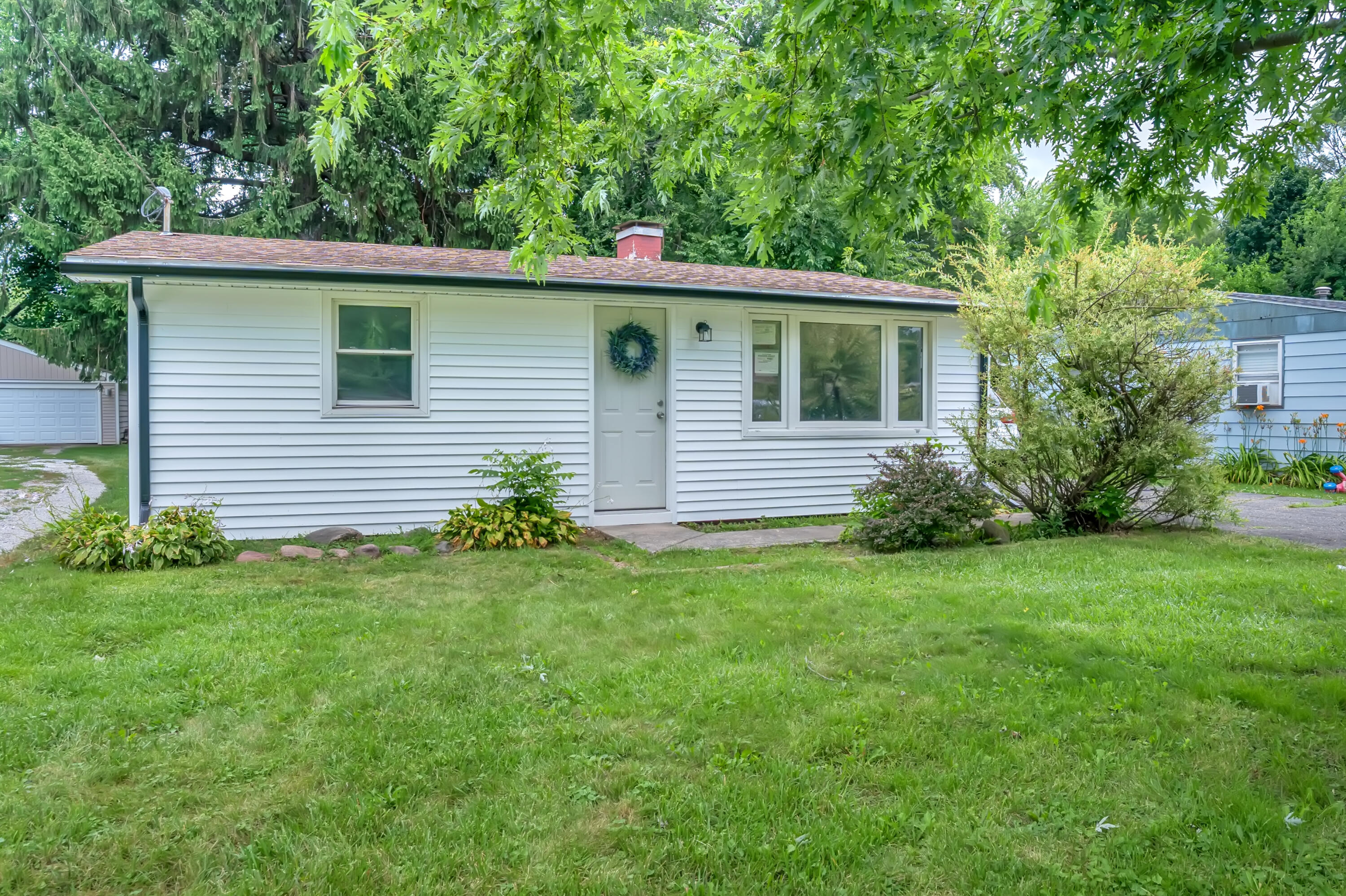 400 Woodlawn Avenue Property Photo 1