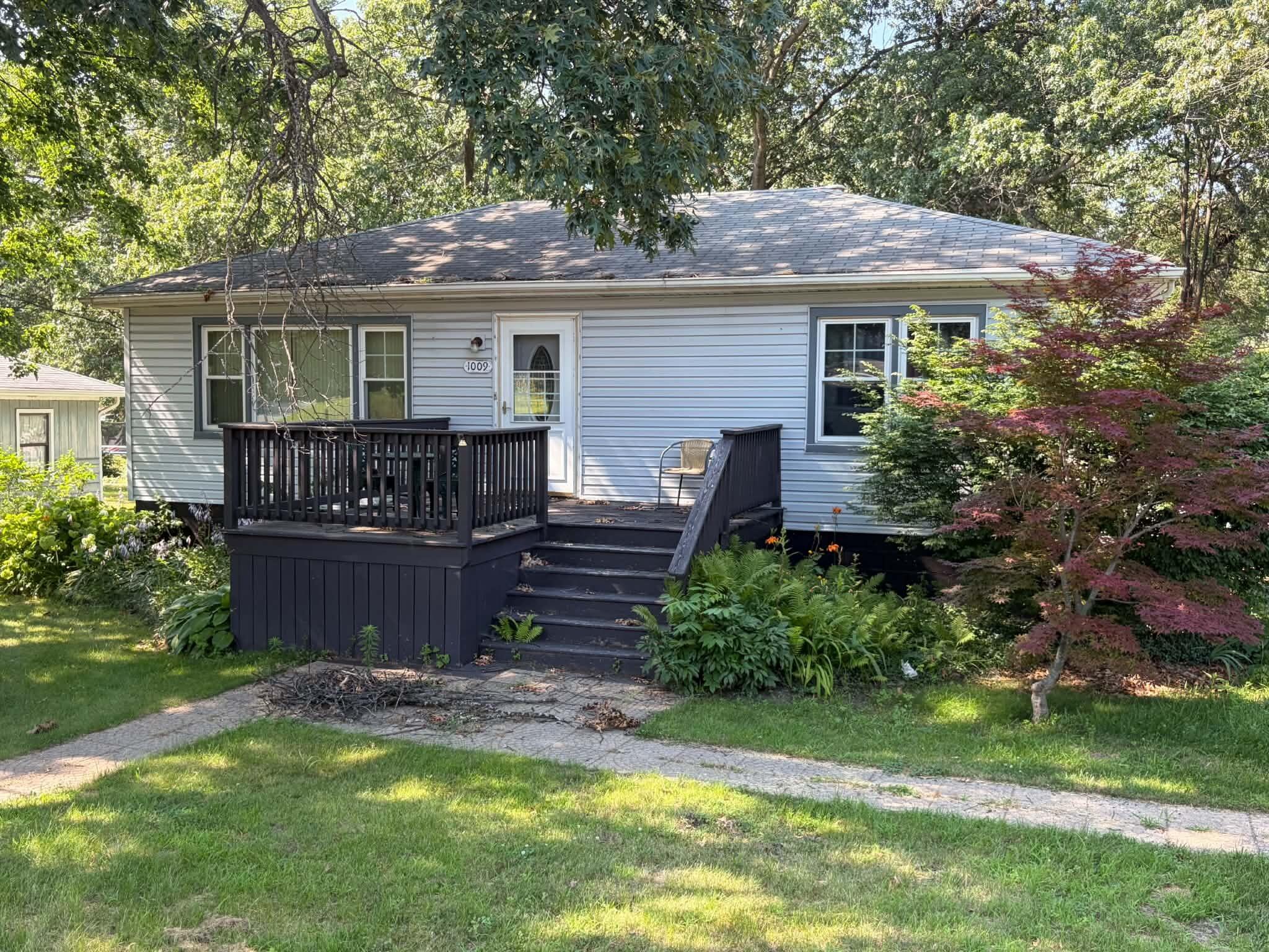 1009 Riverlane Drive Property Photo 1