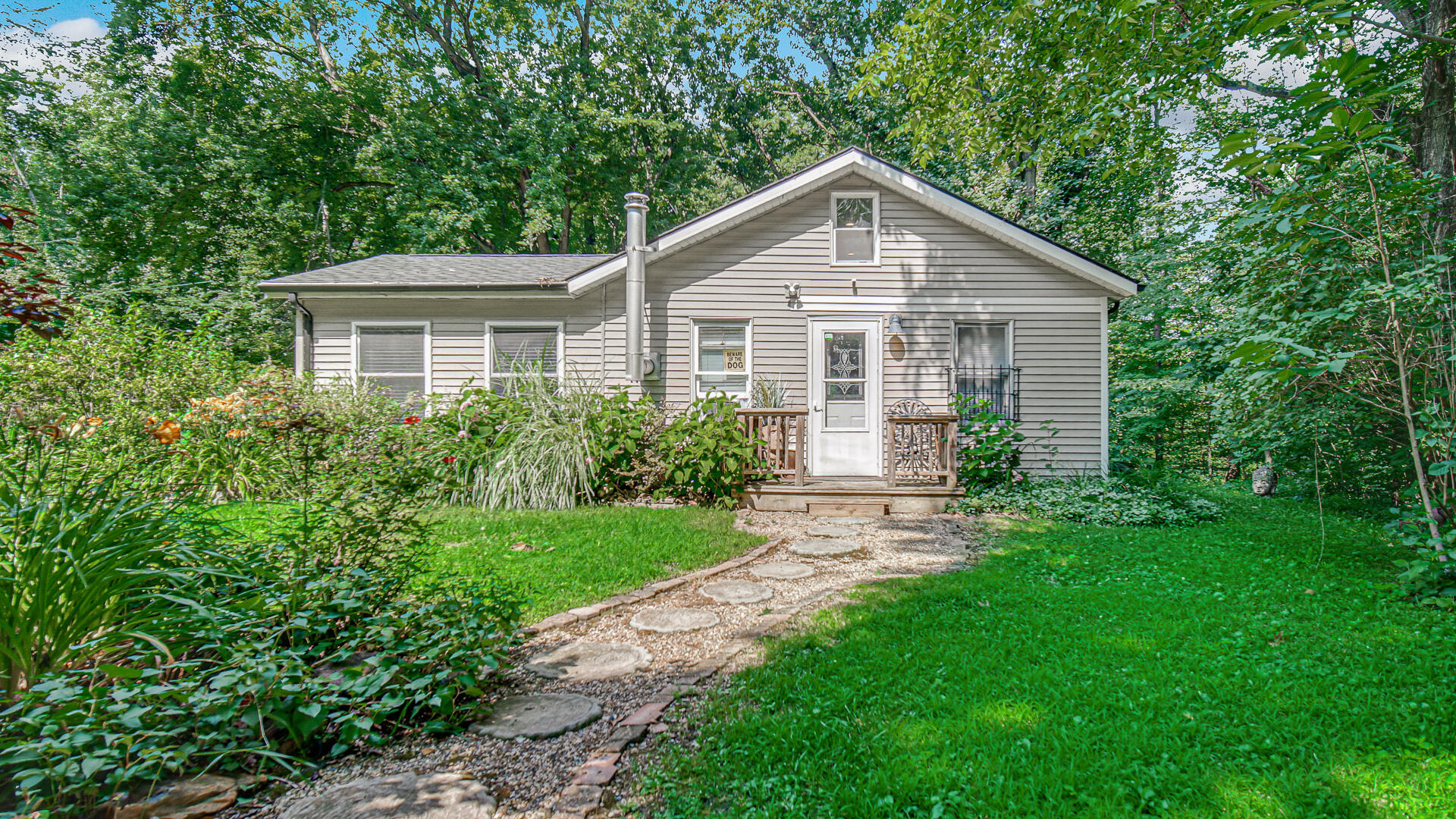8948 N 500 Property Photo 1