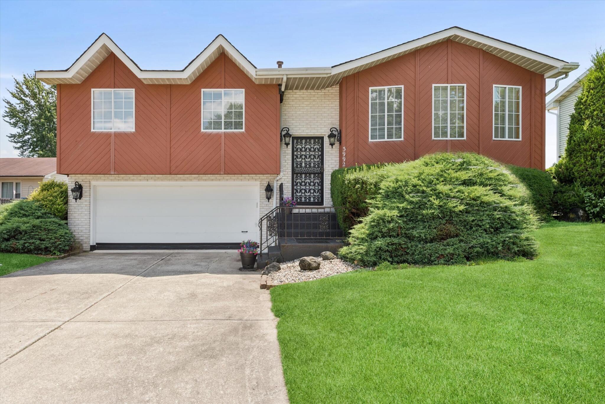 3992 Willowood Court Property Photo 1