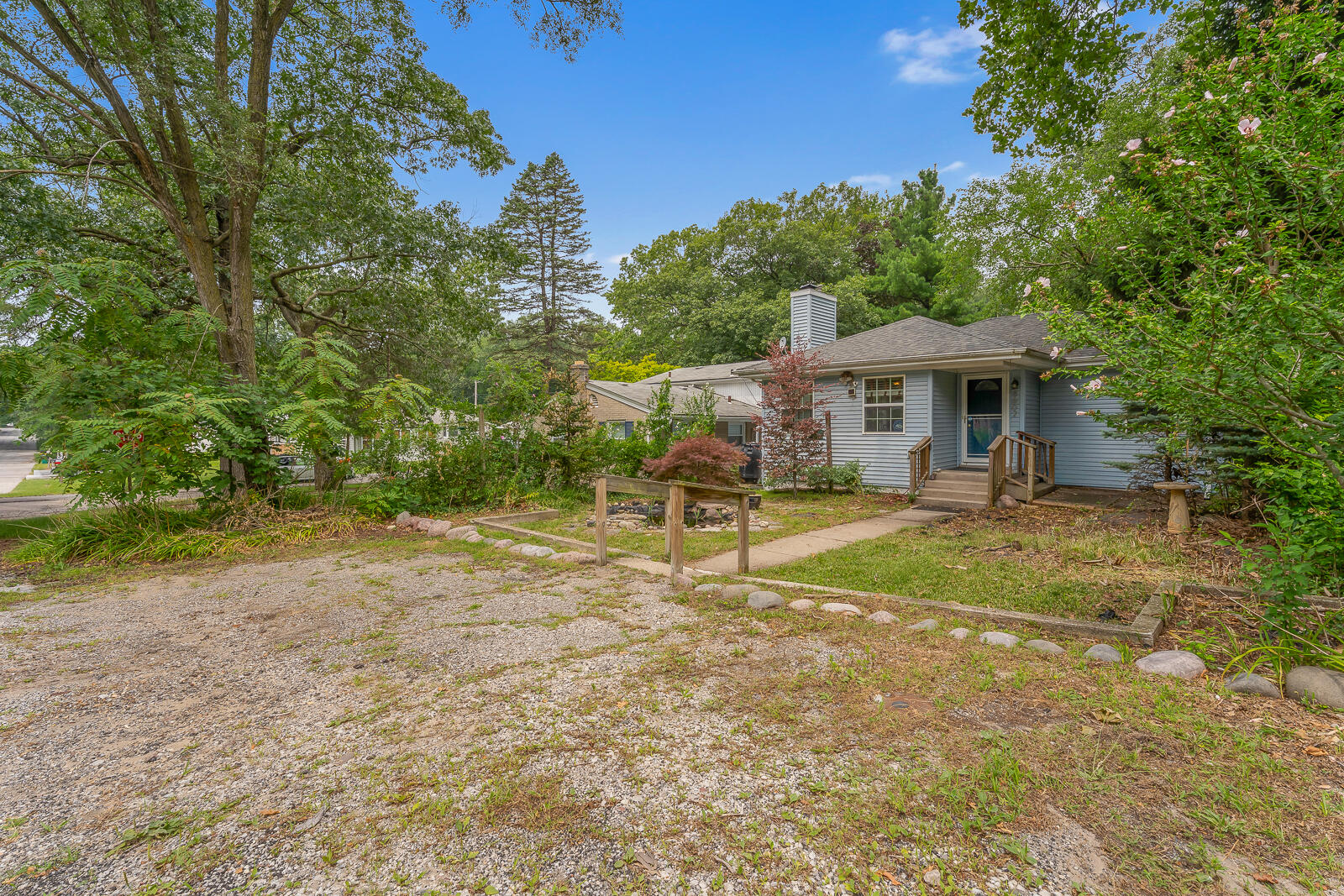 8602 Maple Avenue Property Photo 1