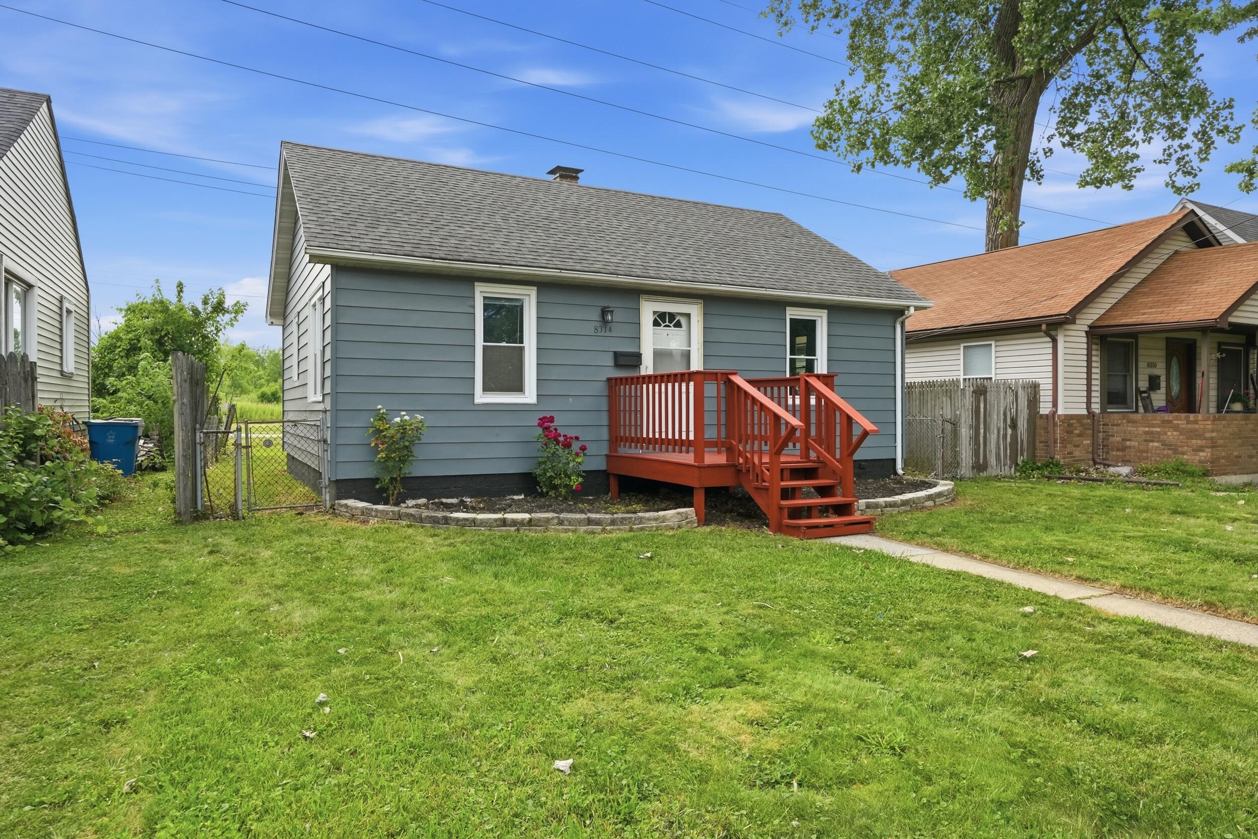 8314 Gordon Drive Property Photo 1