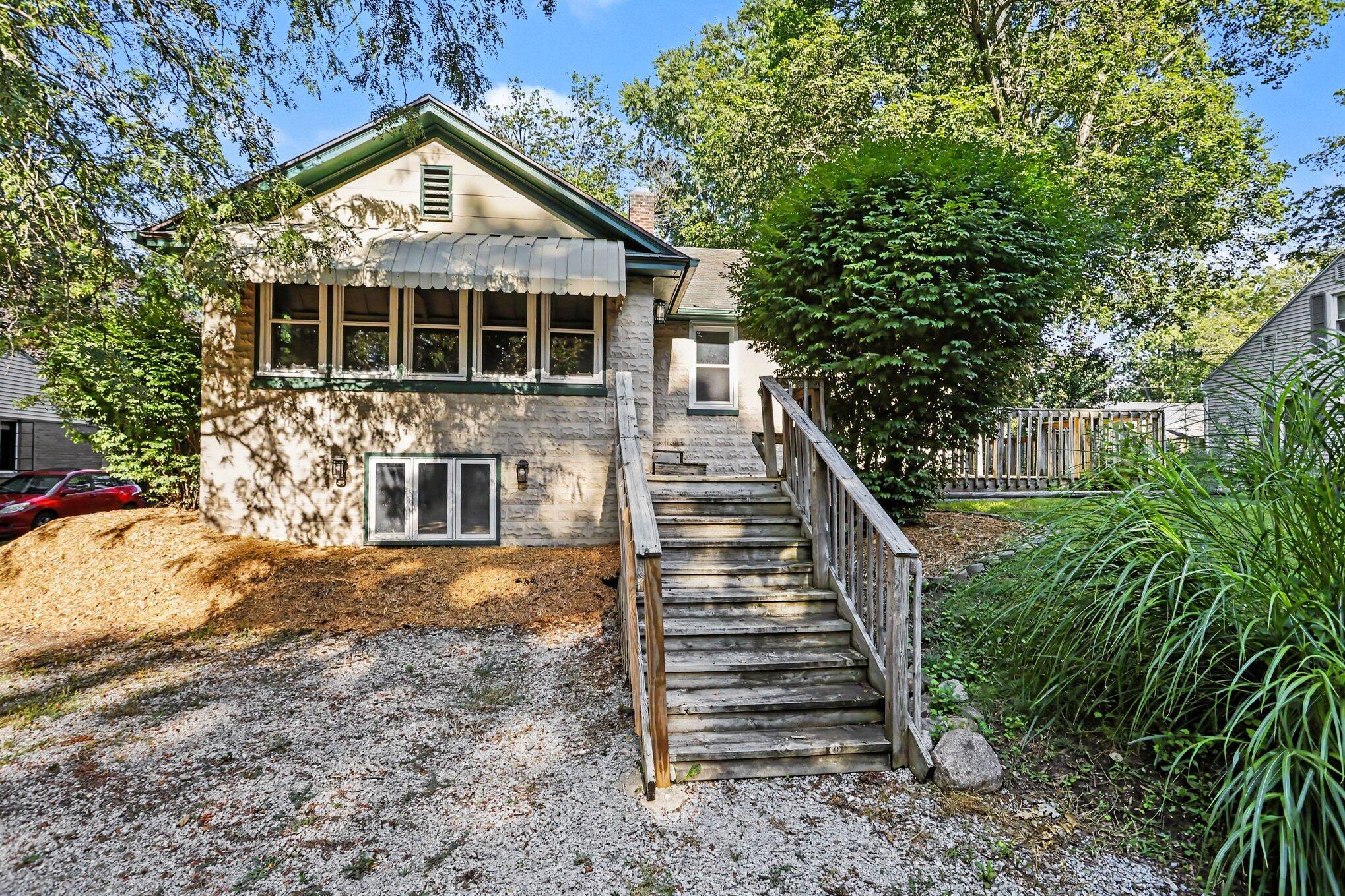 1101 Andrew Avenue Property Photo 1
