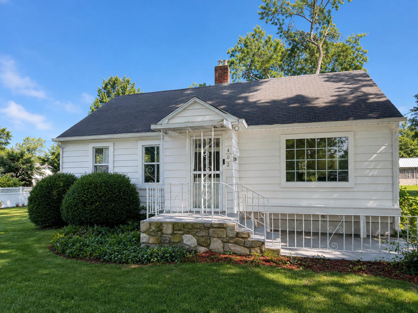 402 W College Avenue
