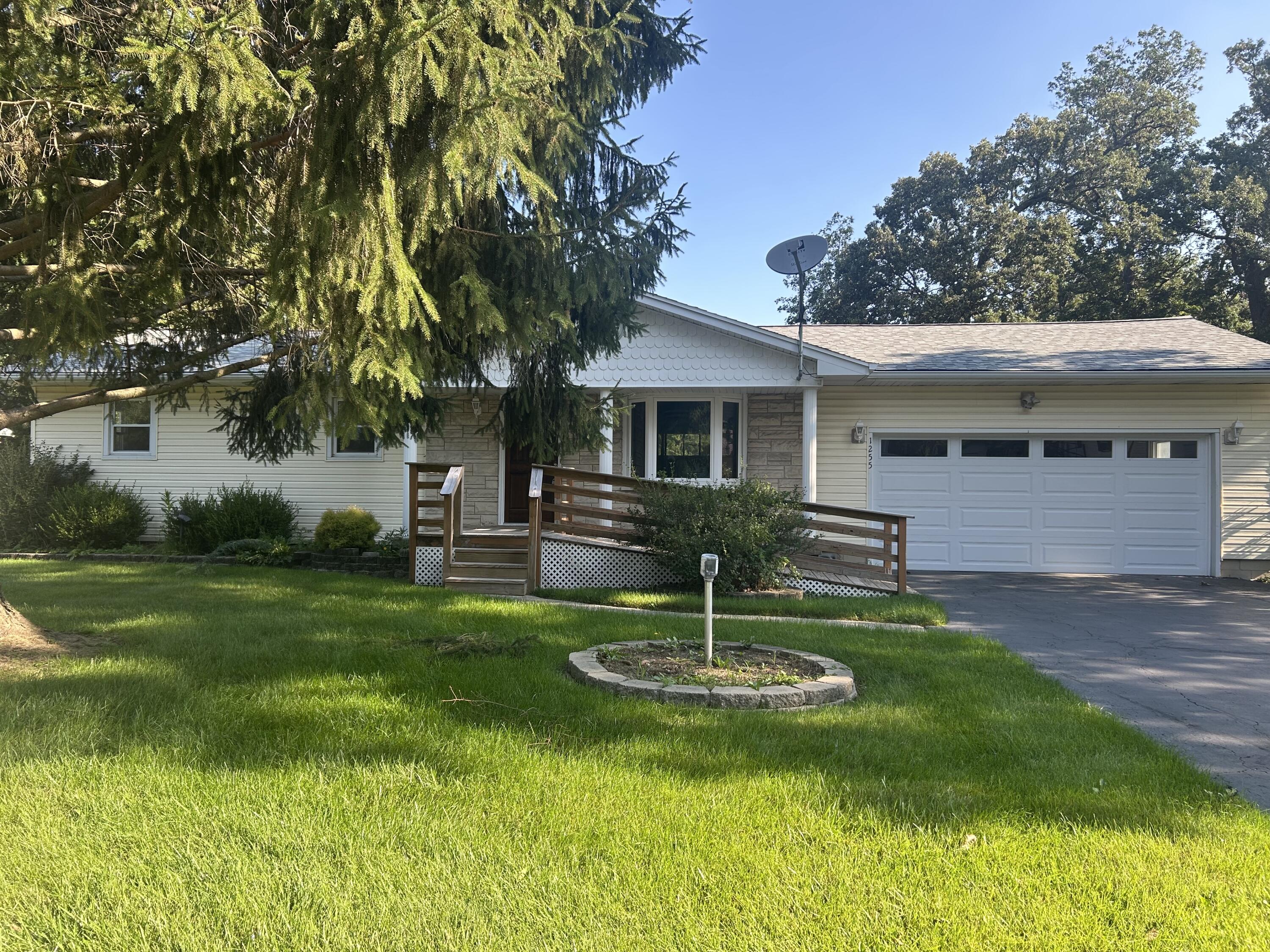 1255 Gatewood Drive Property Photo 1