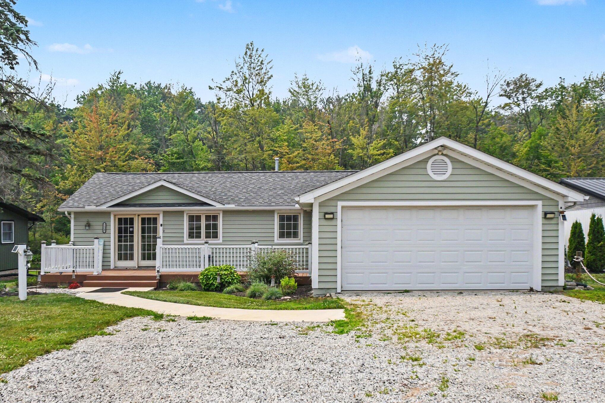 11397 Ne Wawasee Drive Property Photo 1