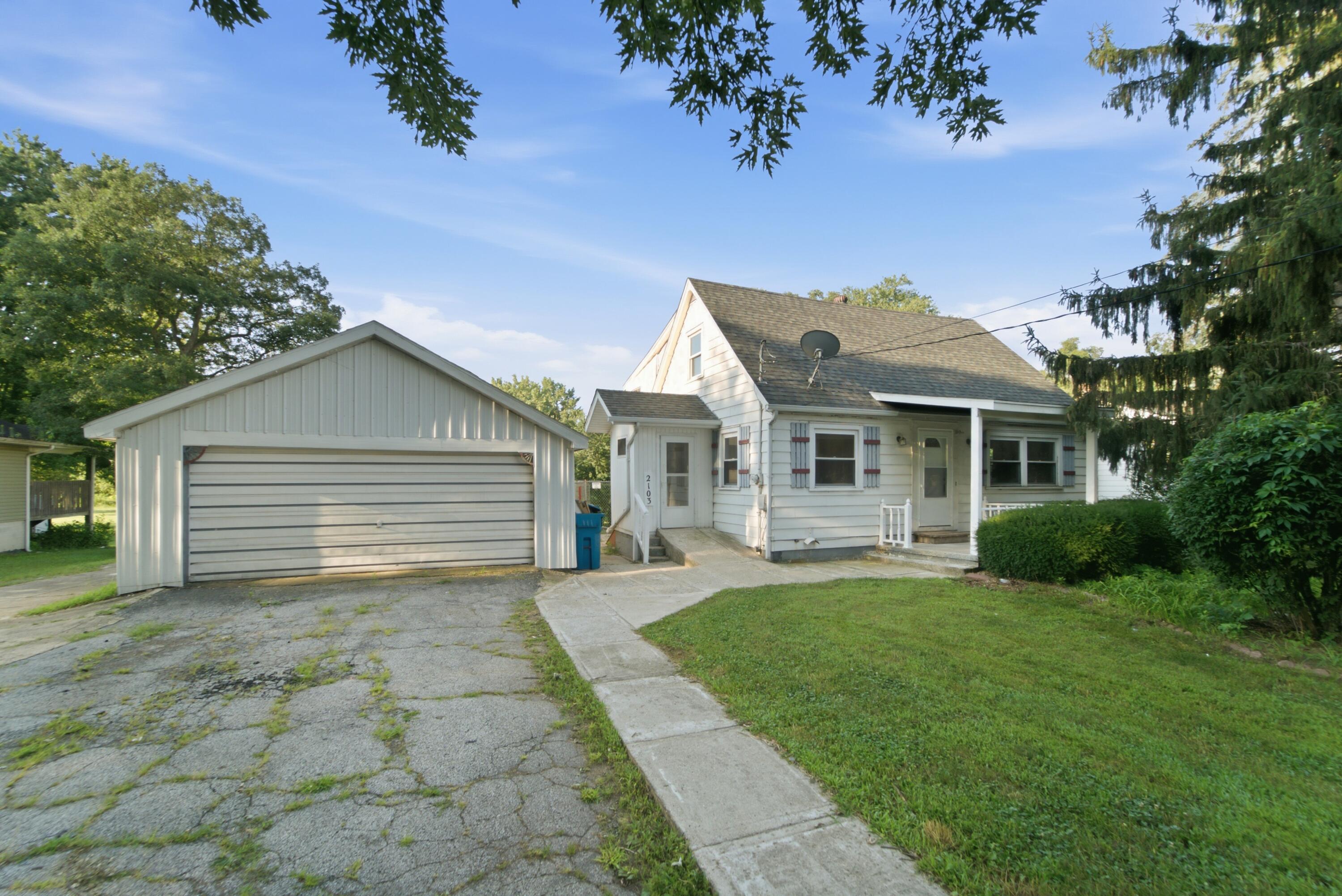 2103 E Elm Street