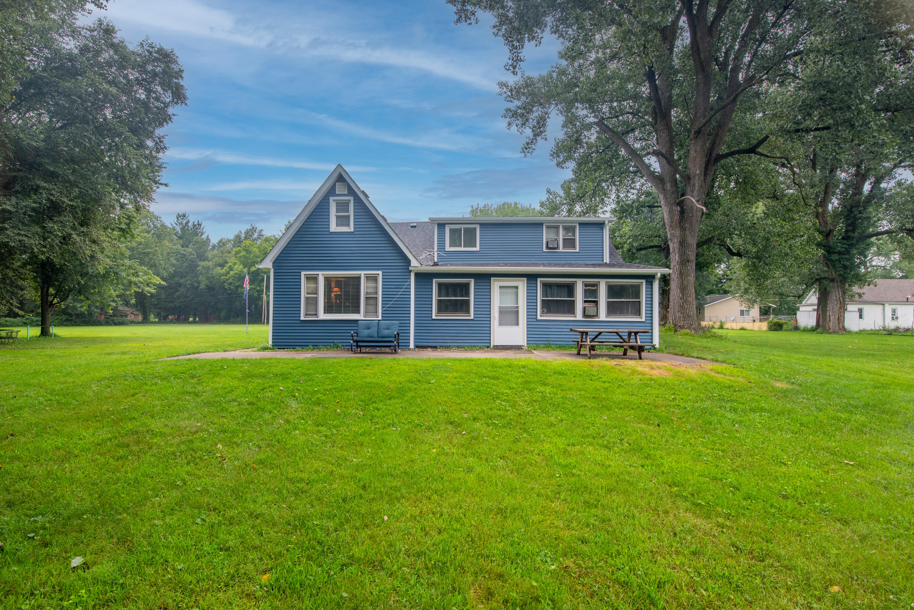 24215 Euclid Avenue Property Photo 1