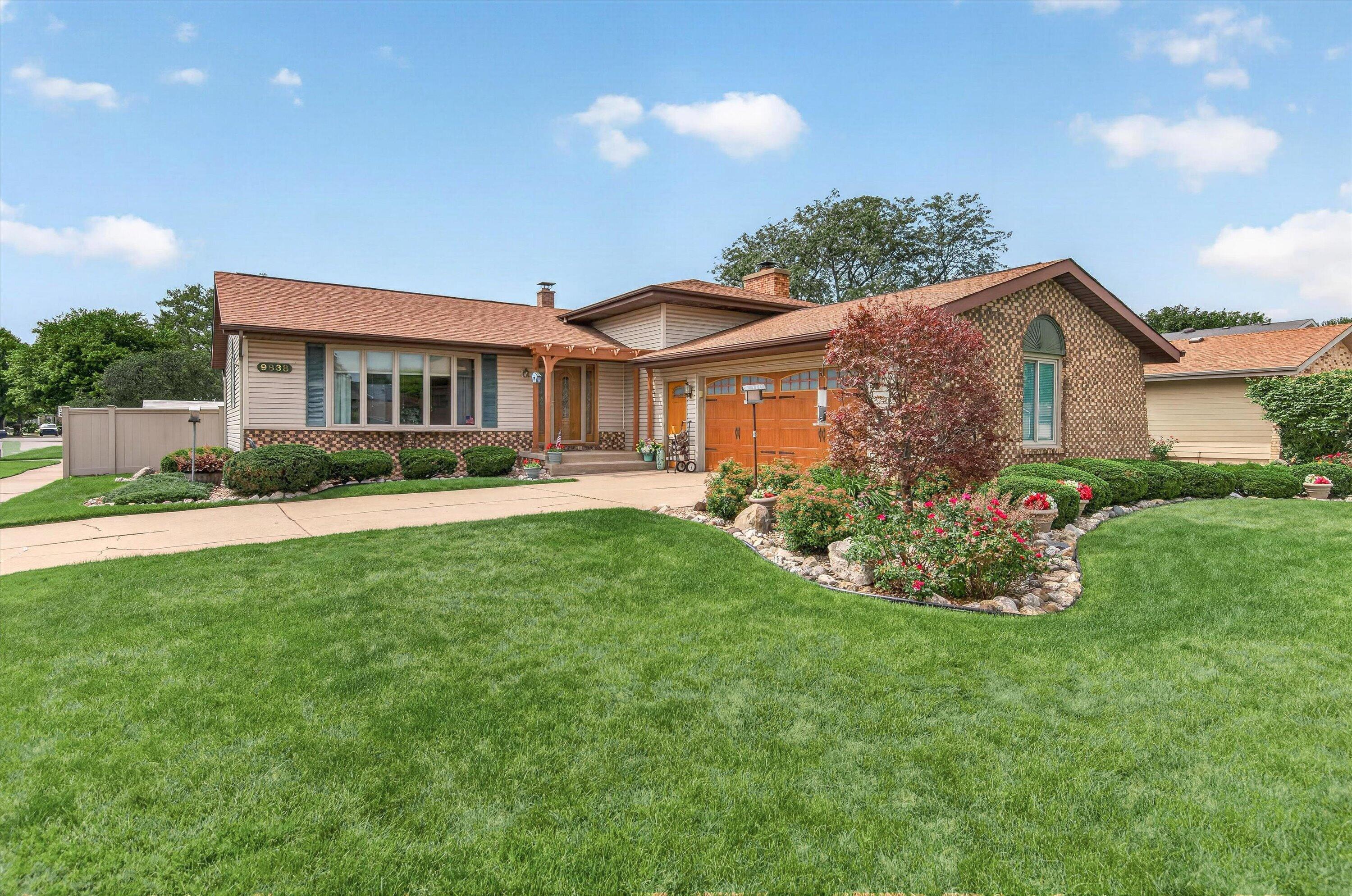 9838 Redbud Road