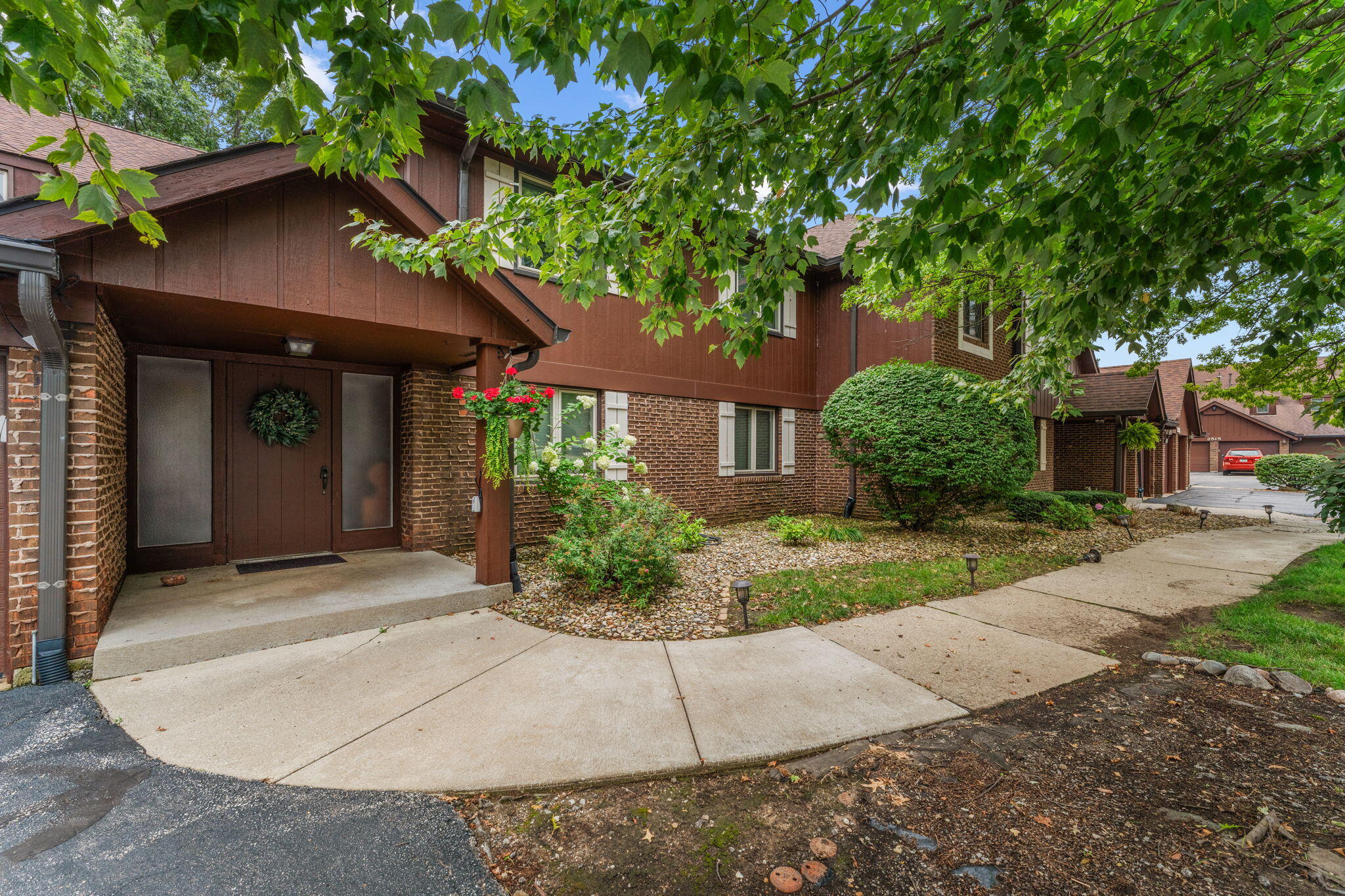 2511 E Lakeshore Drive A2 Property Photo 1