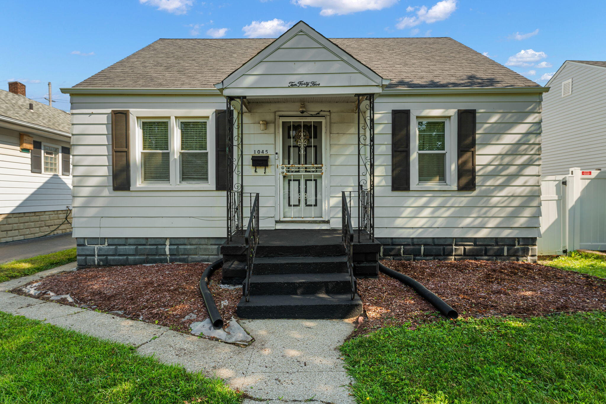 1045 177th Place Property Photo 1