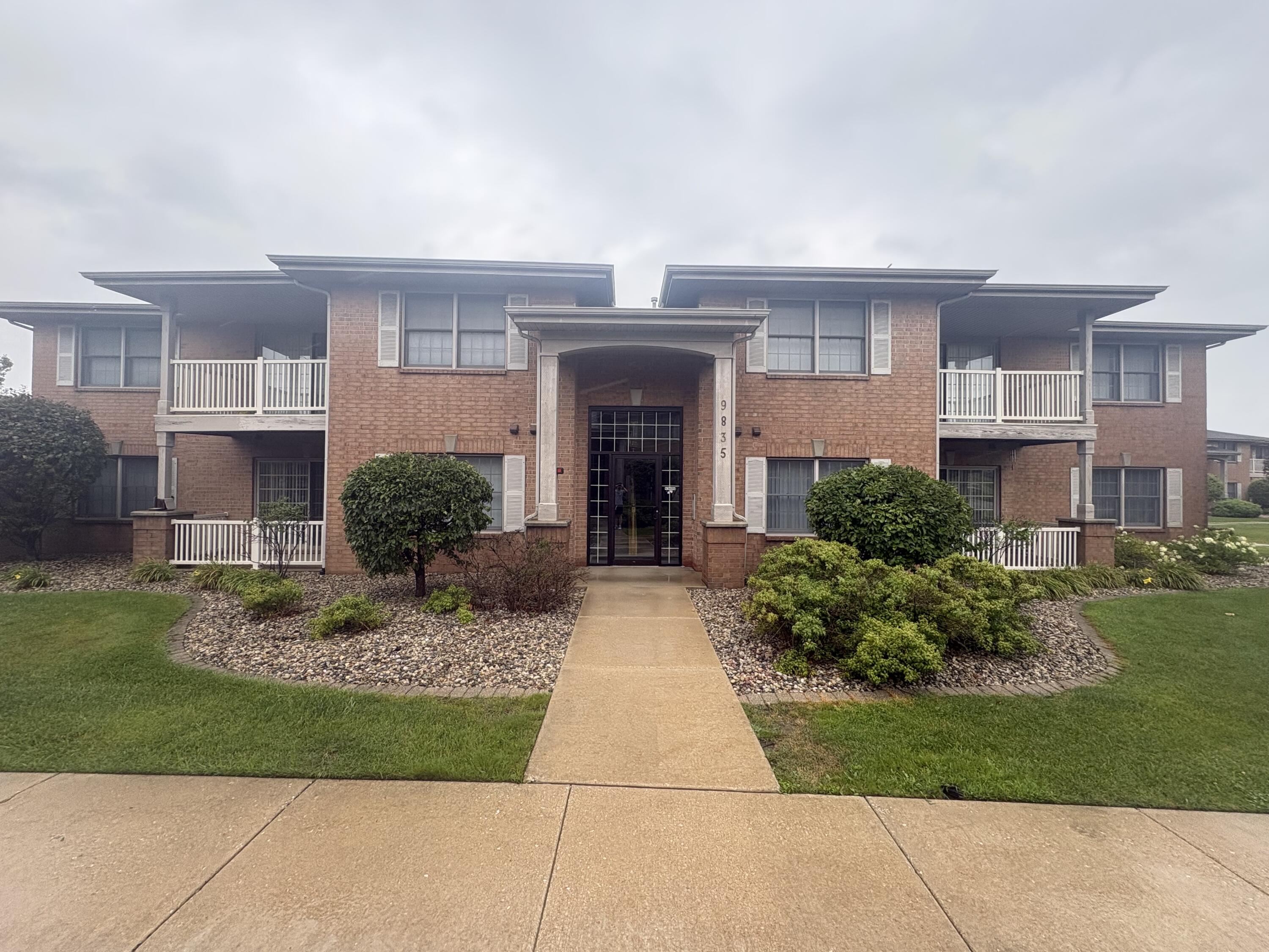 9835 Wildwood Circle 2c Property Photo 1
