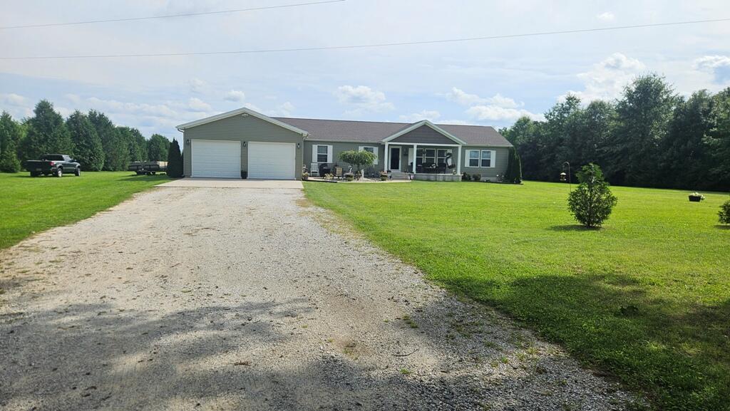 6712 E 100 Property Photo 1