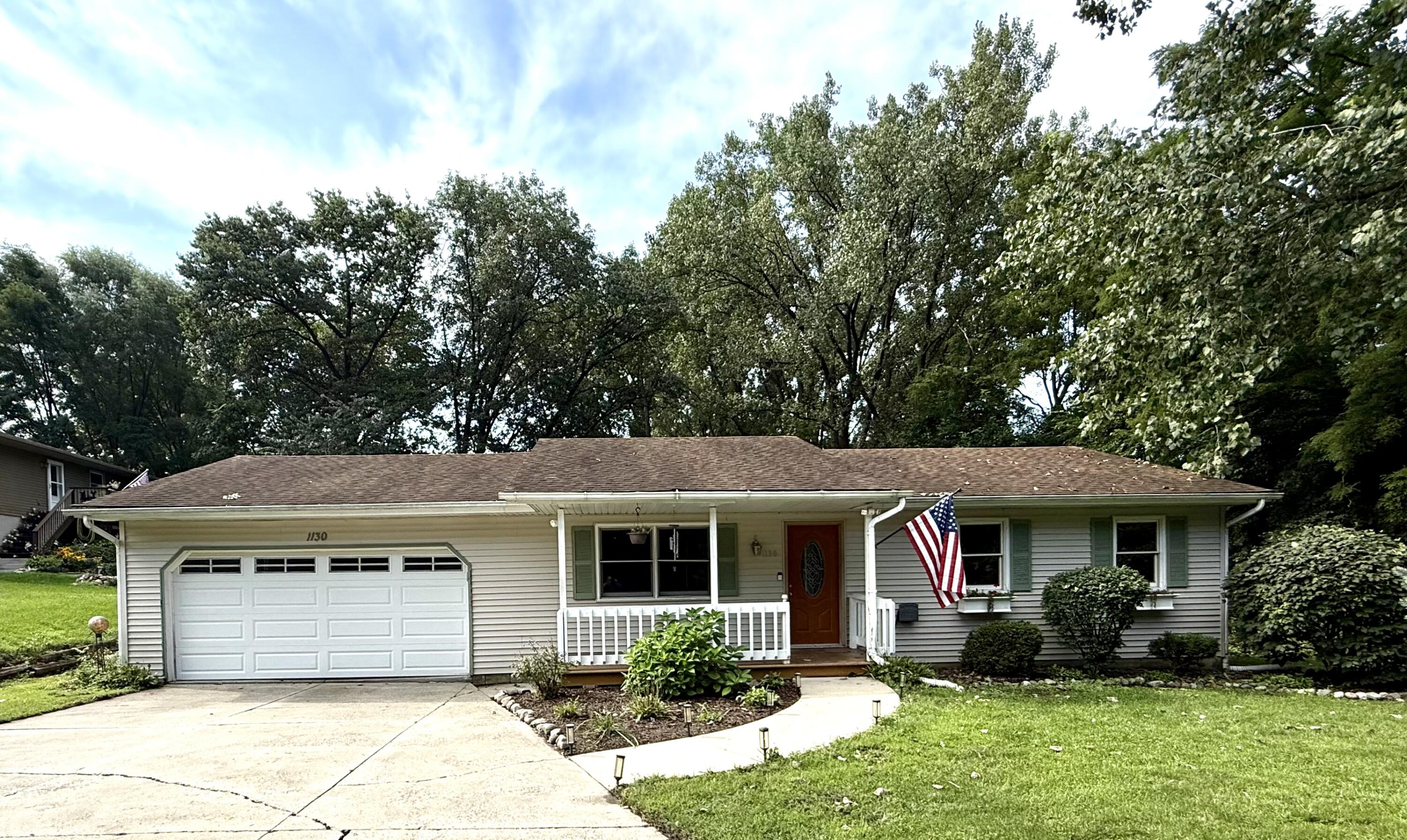 1130 Lincoln Avenue Property Photo 1