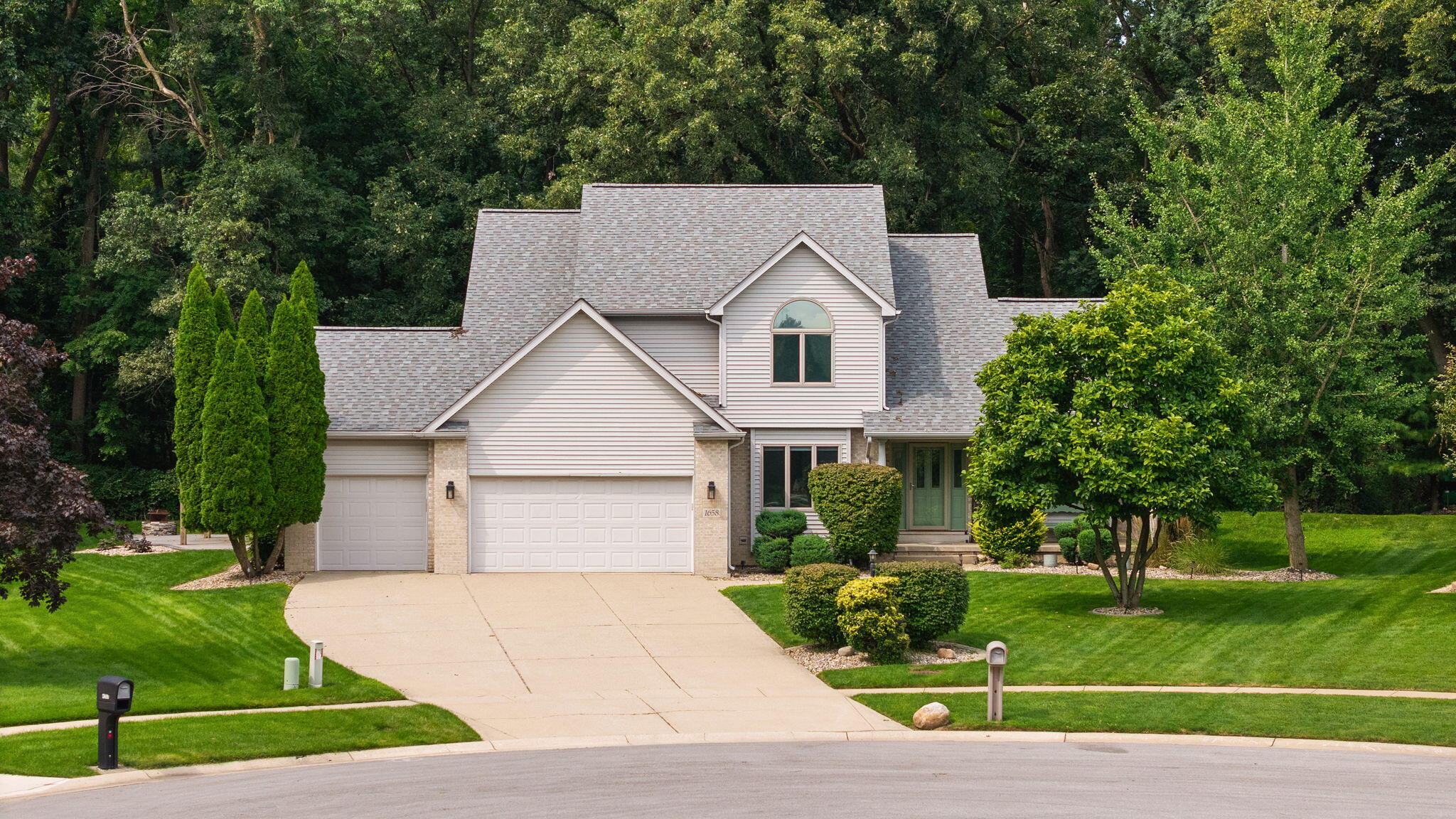 1658 Blue Heron Drive Property Photo 1