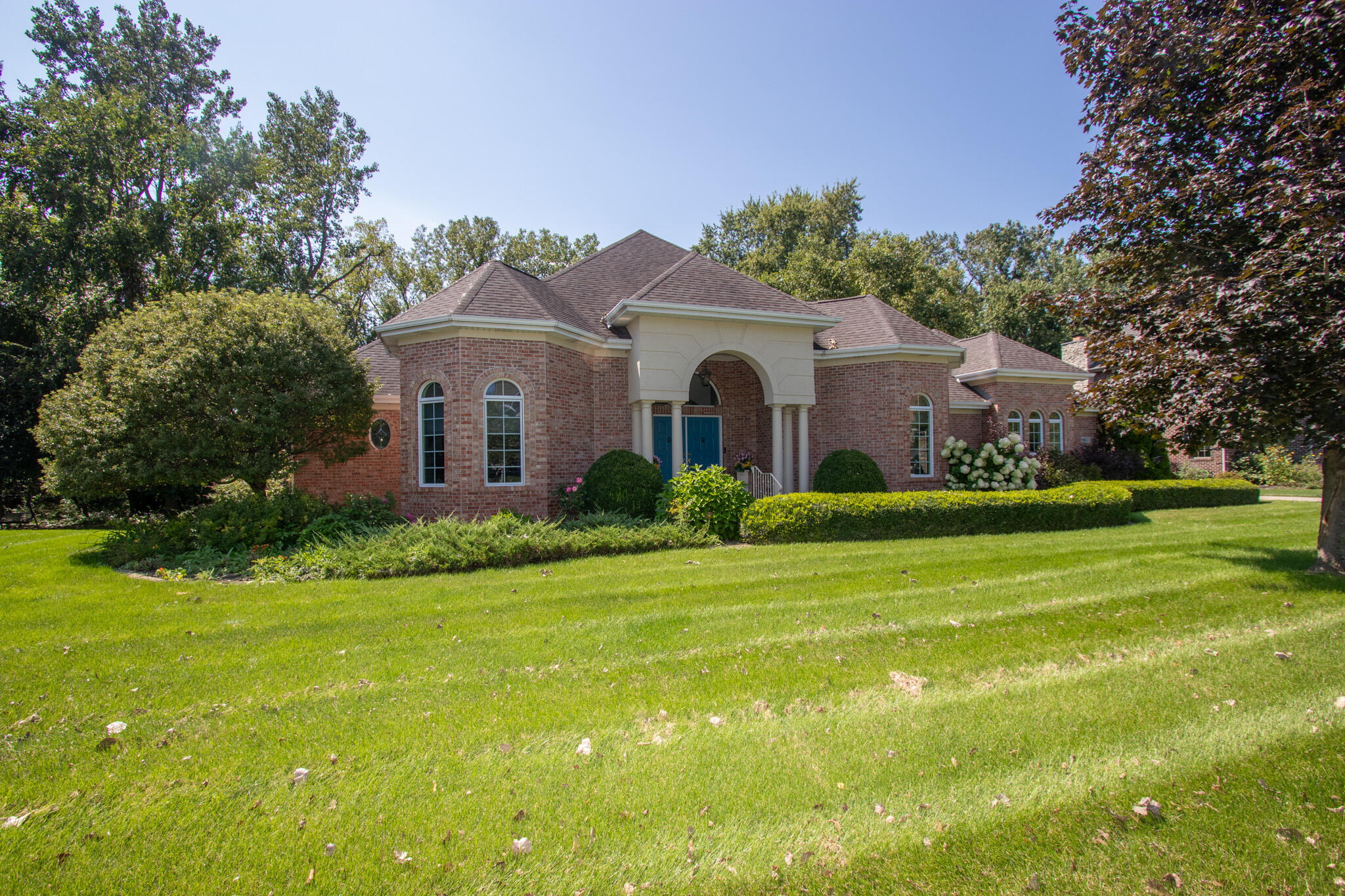 1910 Catkin Circle Property Photo 1