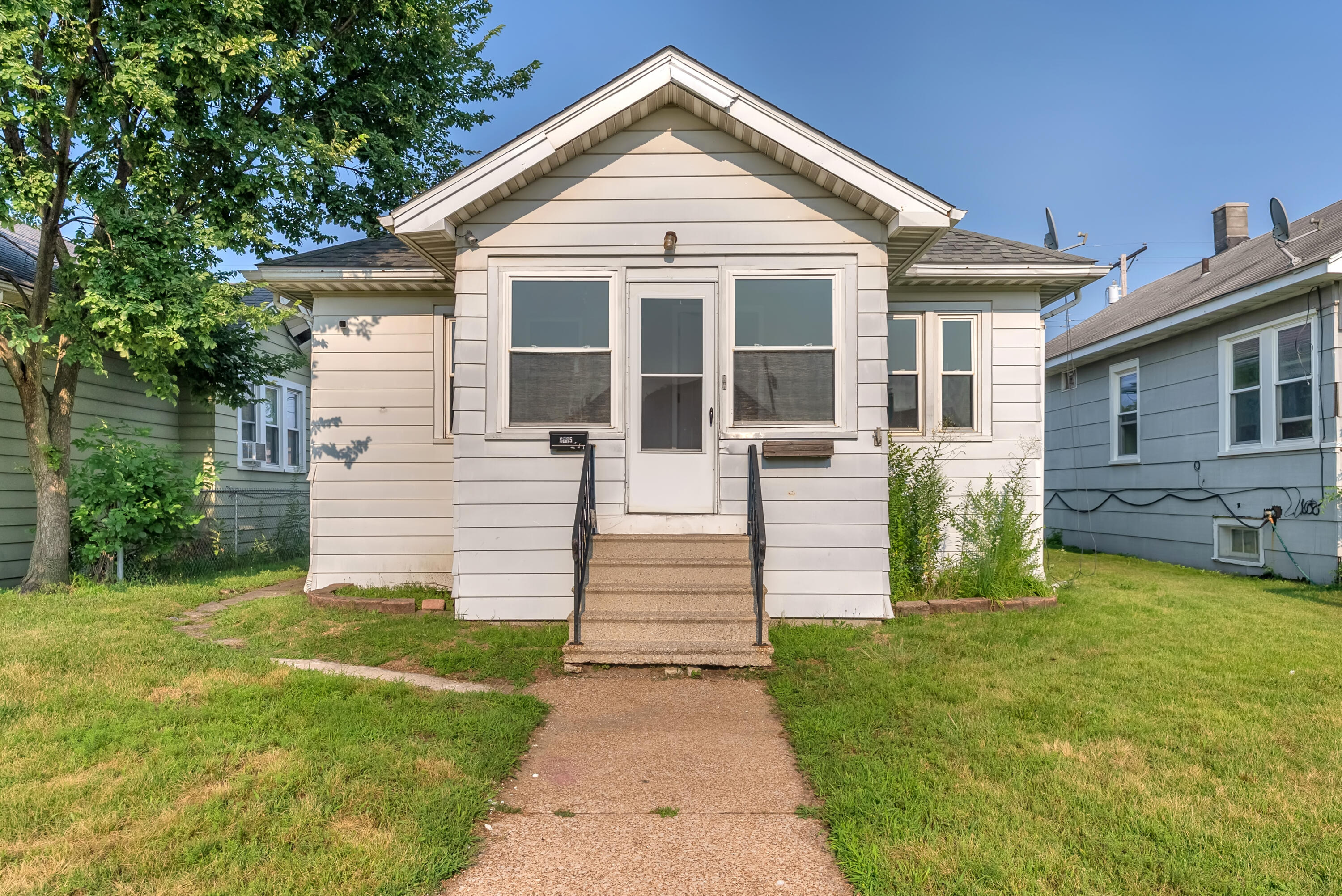 6425 Van Buren Avenue Property Photo 1