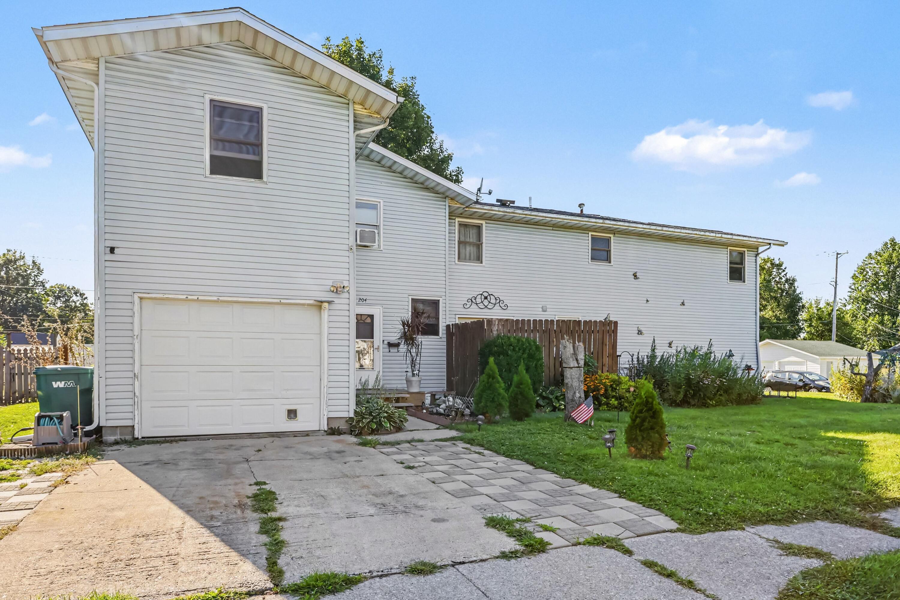 204 D Street Property Photo 1