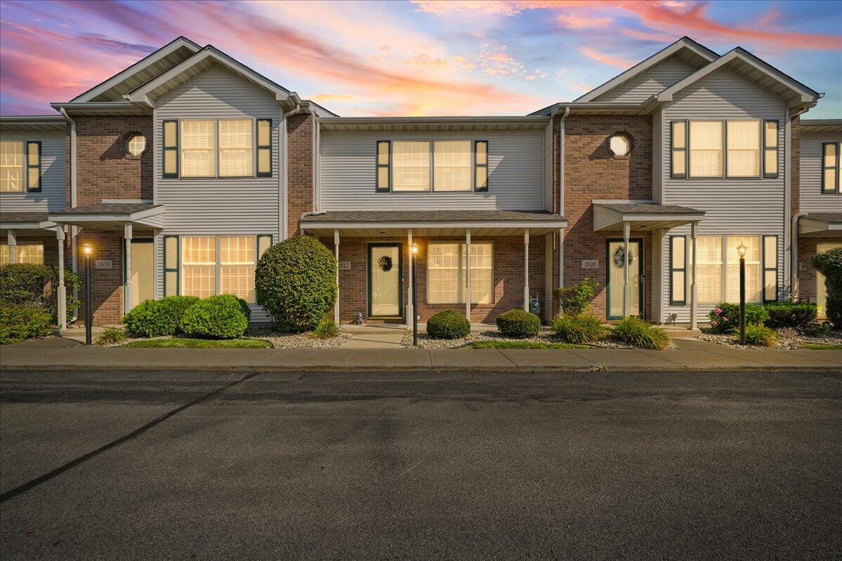 1812 Cottonwood Court Property Photo 1