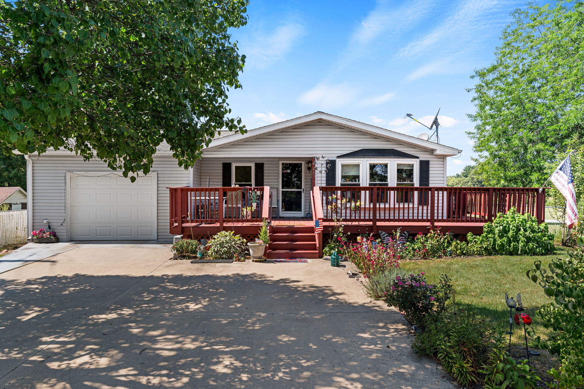 6631 N 570 Property Photo 1