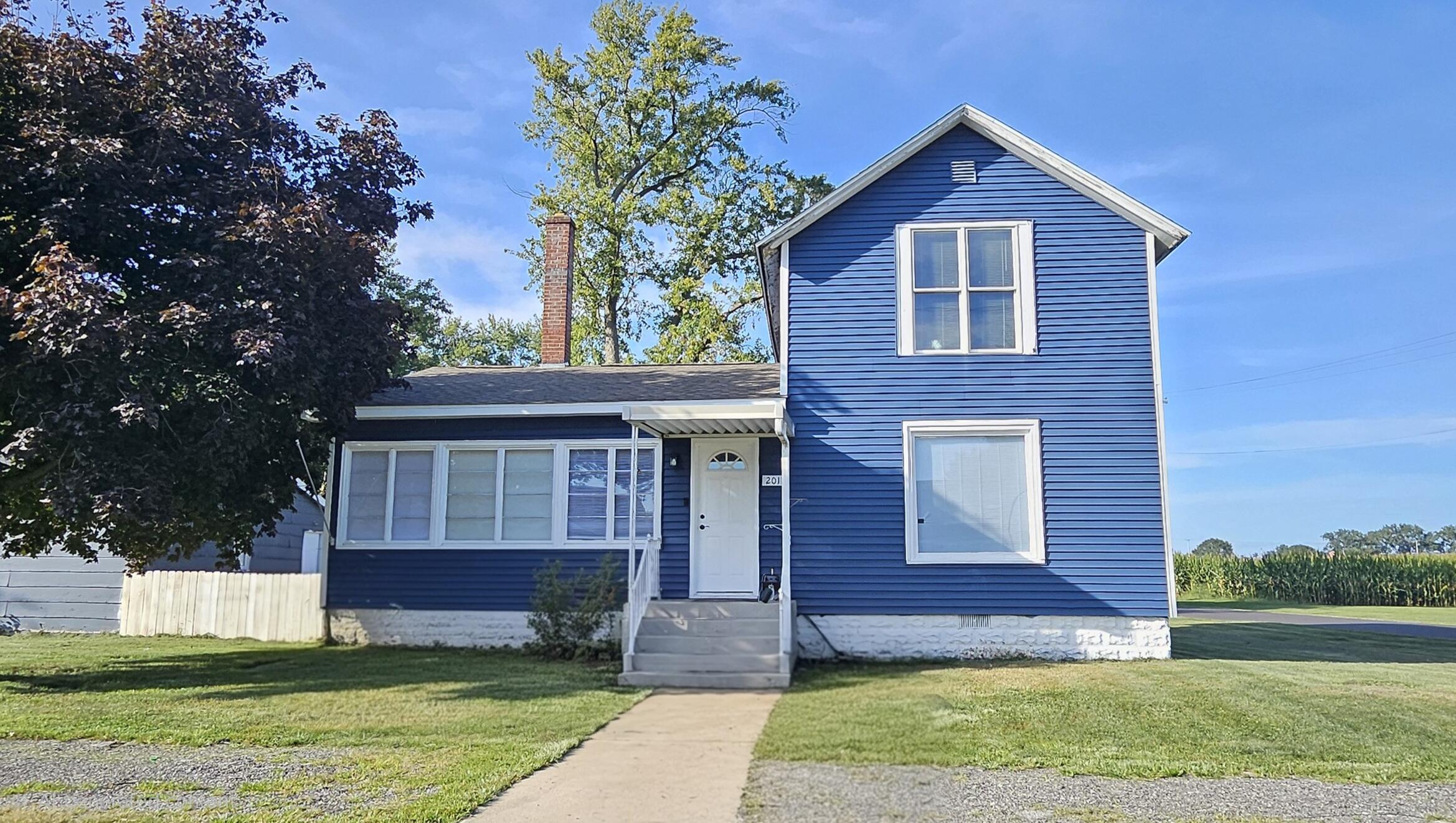 201 E High Street Property Photo 1