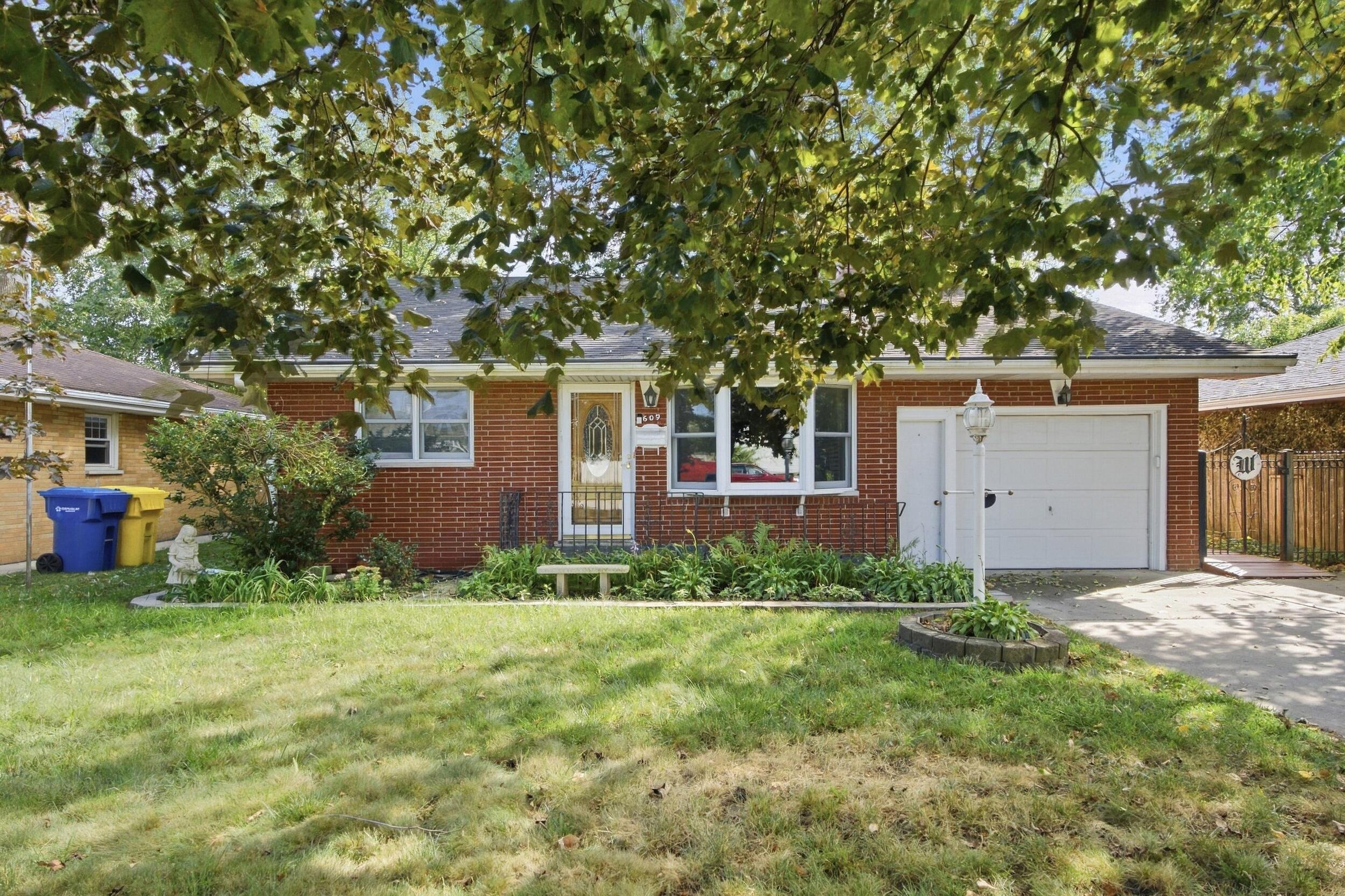 609 E Ash Place