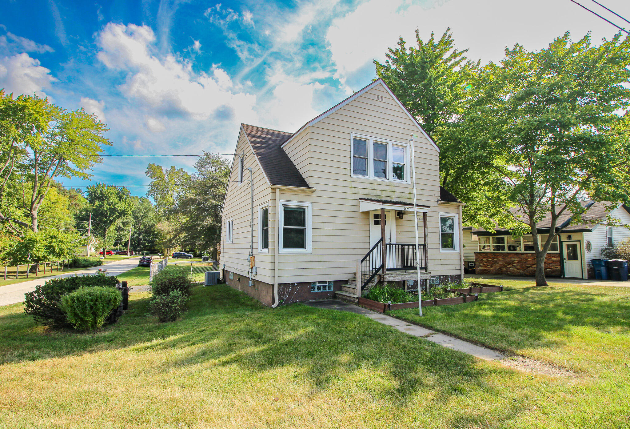 4825 Us-12 Property Photo 1
