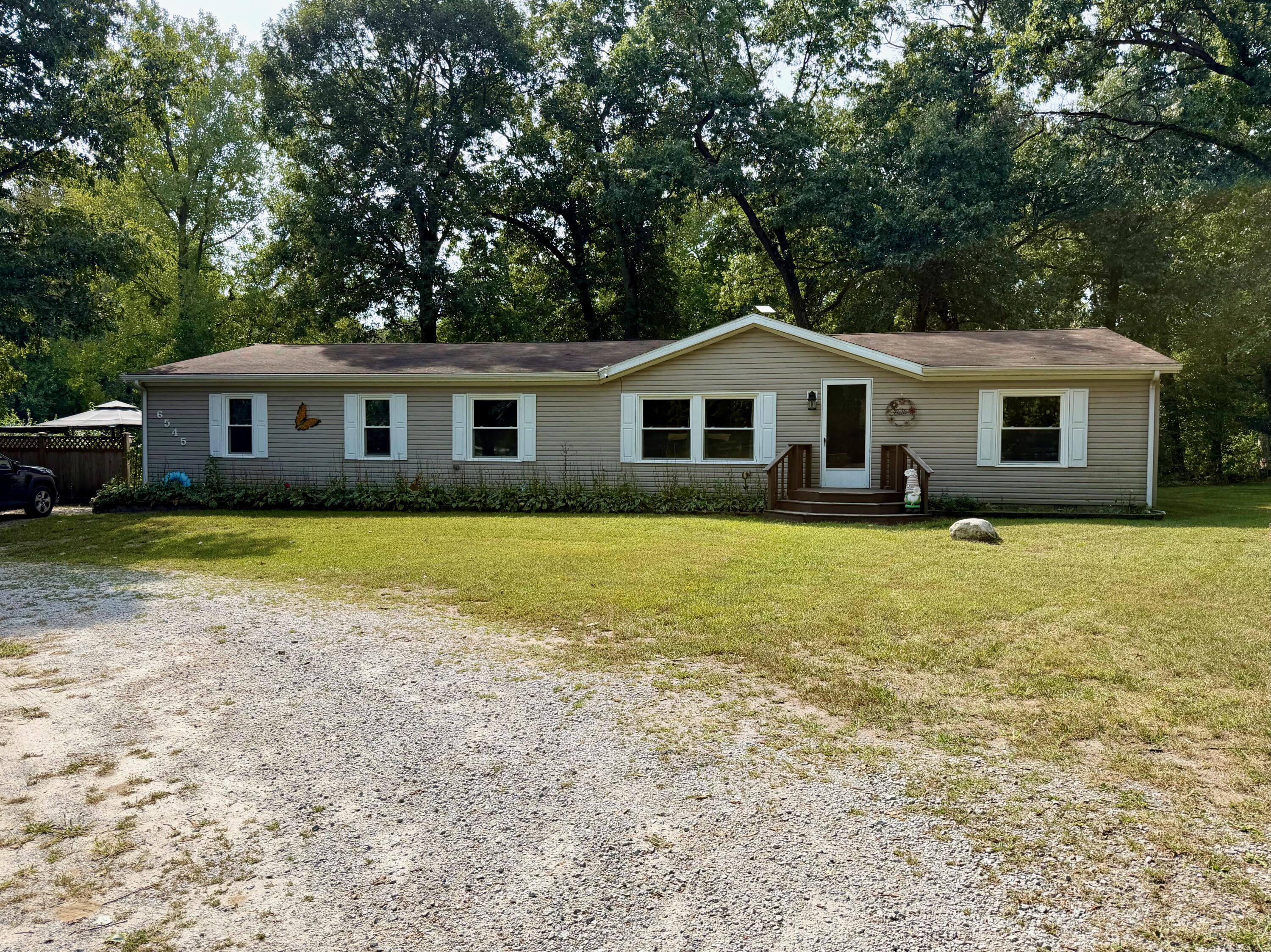 6545 W 750 Property Photo 1