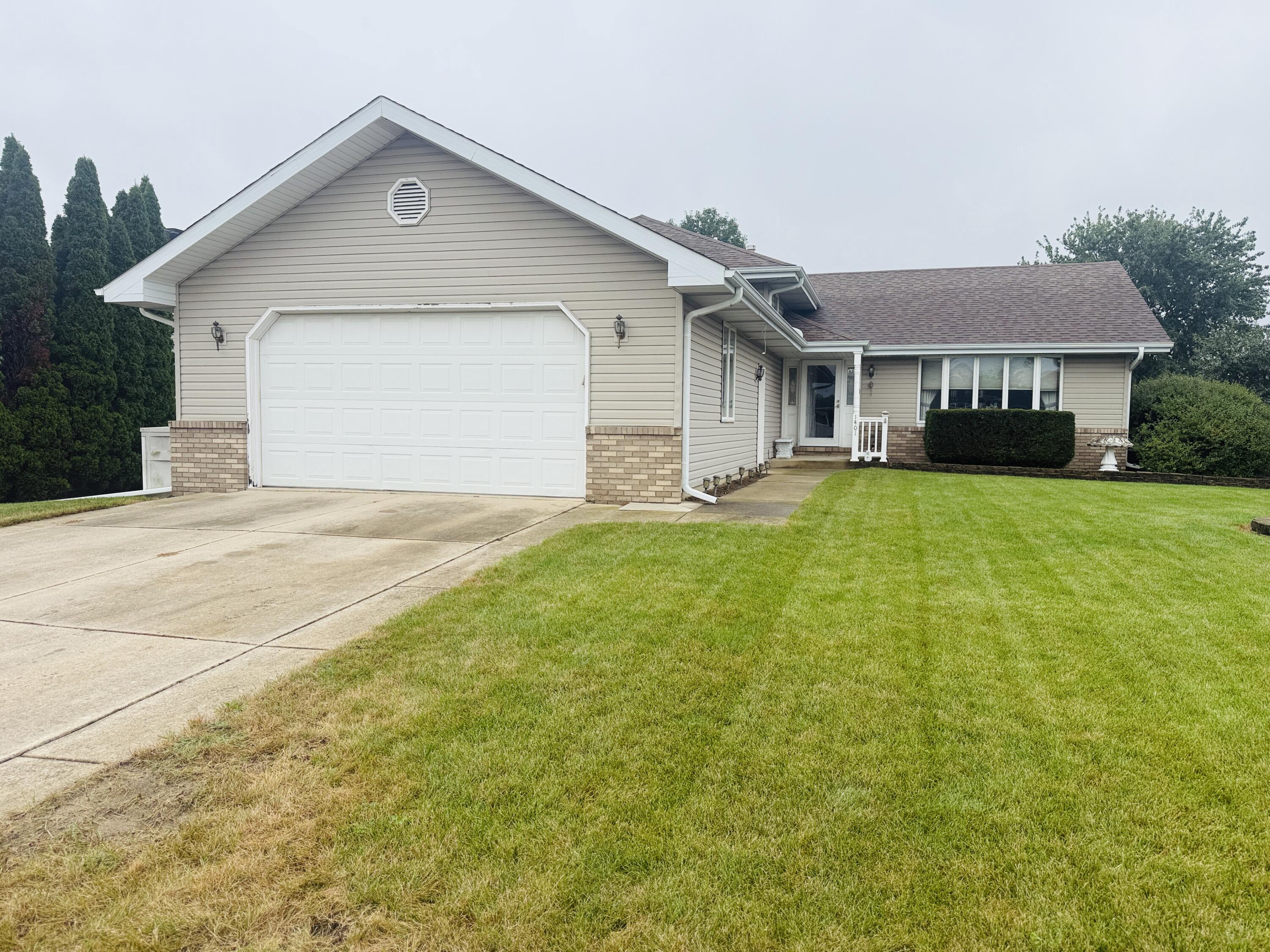 1401 Capri Lane