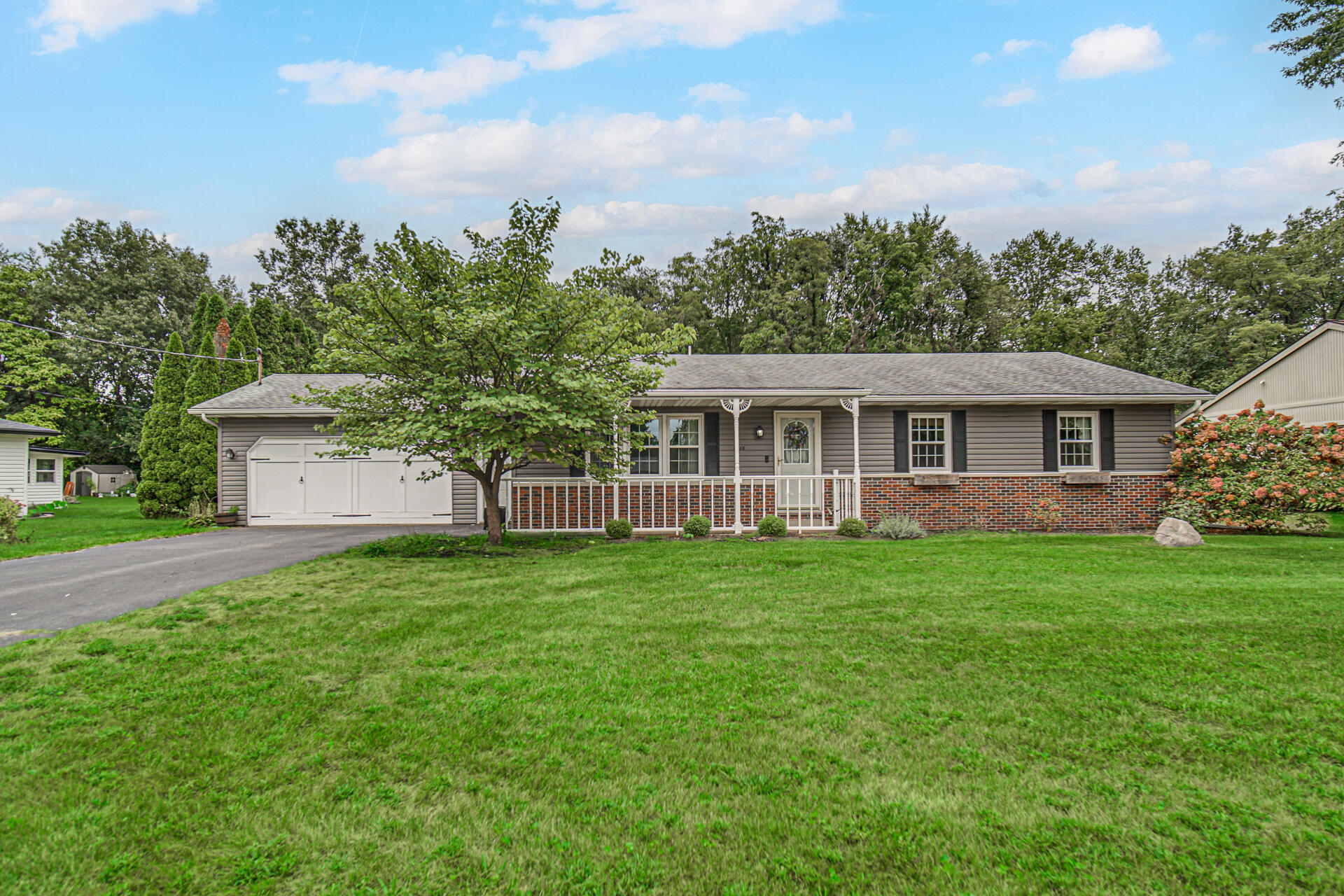 8868 Luann Drive Property Photo 1