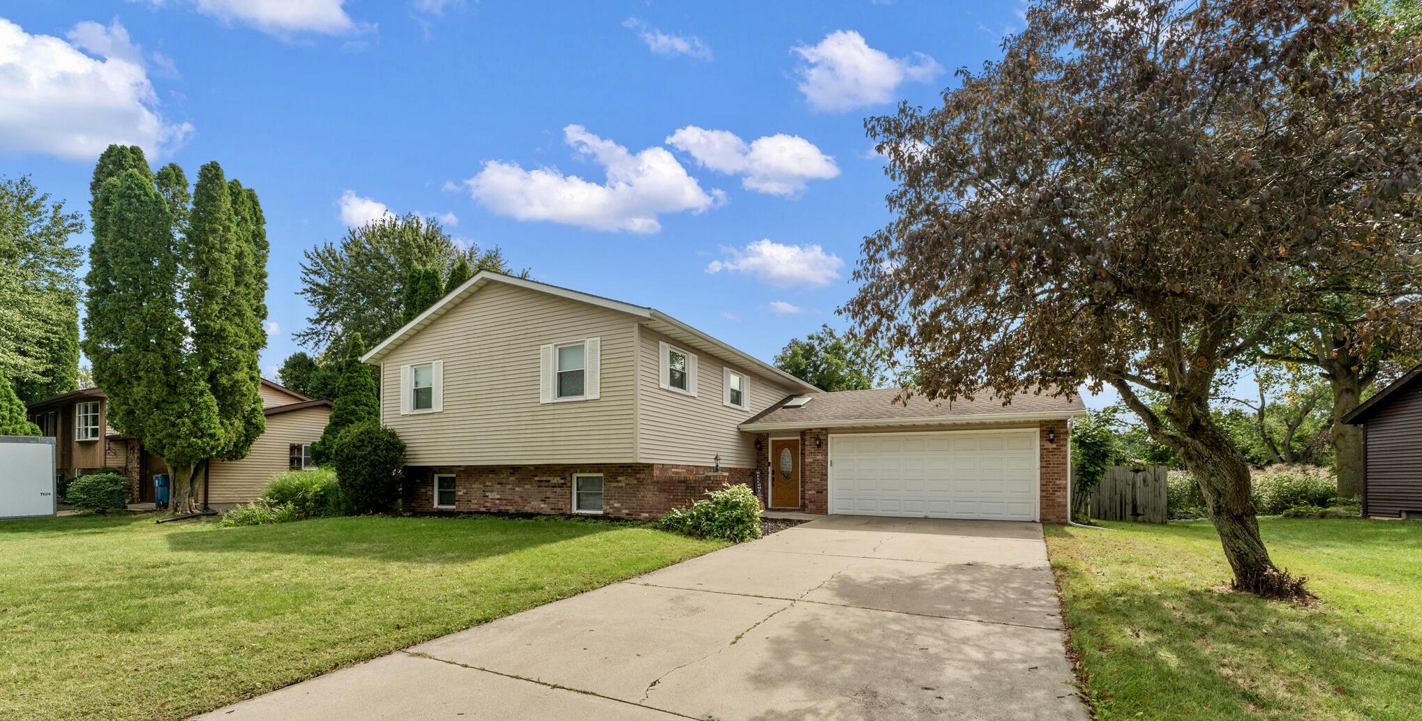 301 Primrose Circle Property Photo 1
