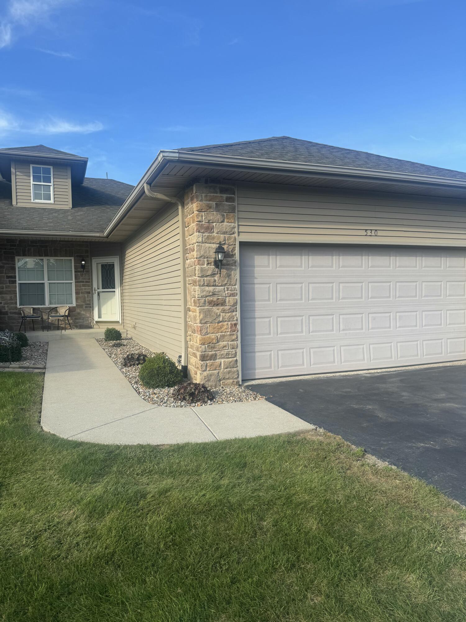 530 Cochran Drive Property Photo 1