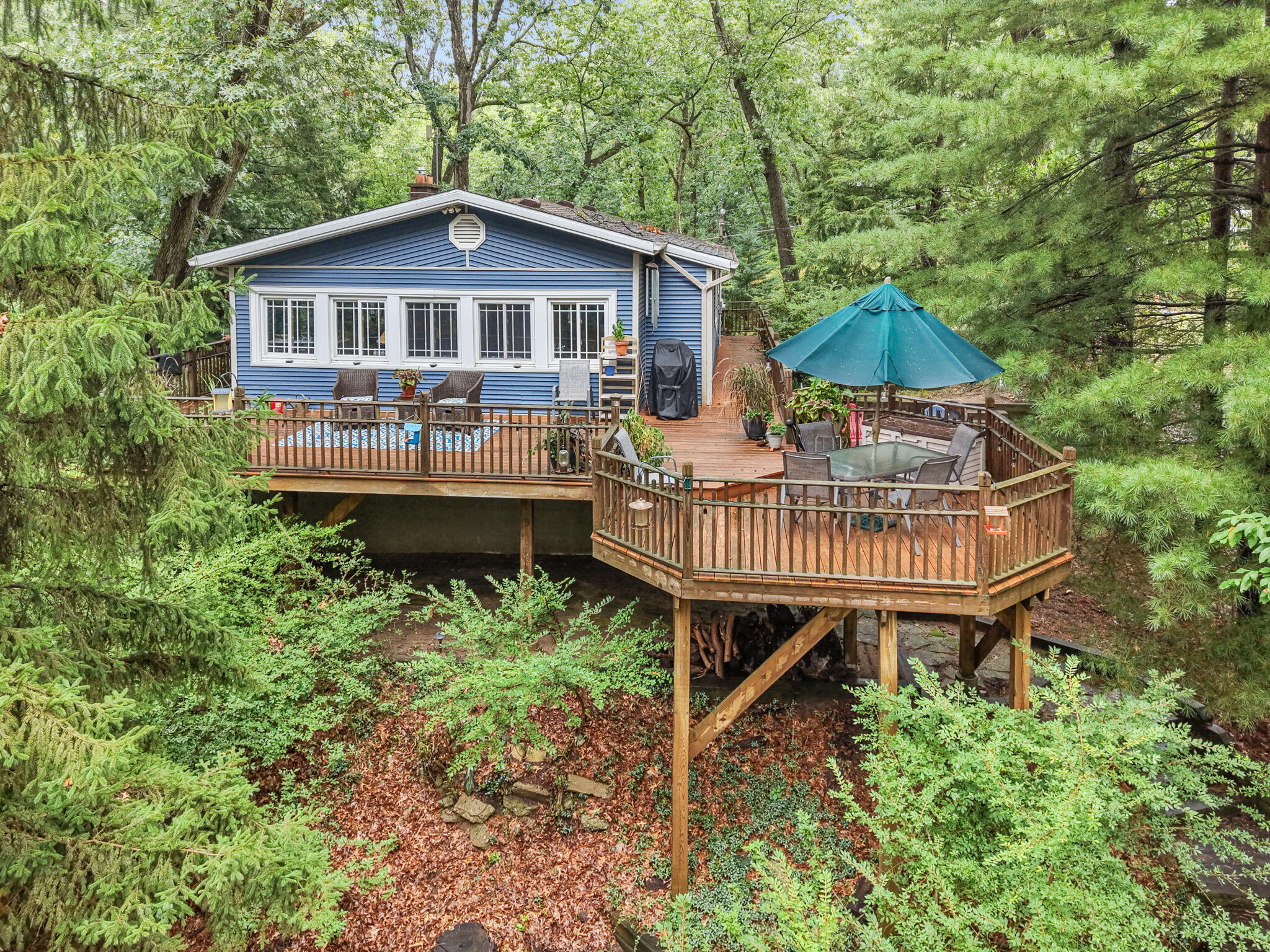2031 Juneway Drive Property Photo 1