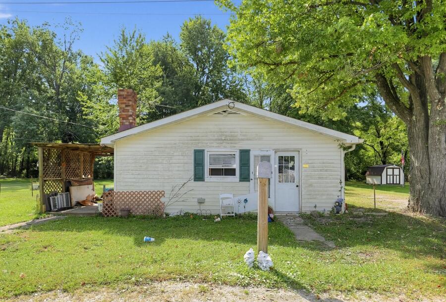 1905 E Knight Street Property Photo 1